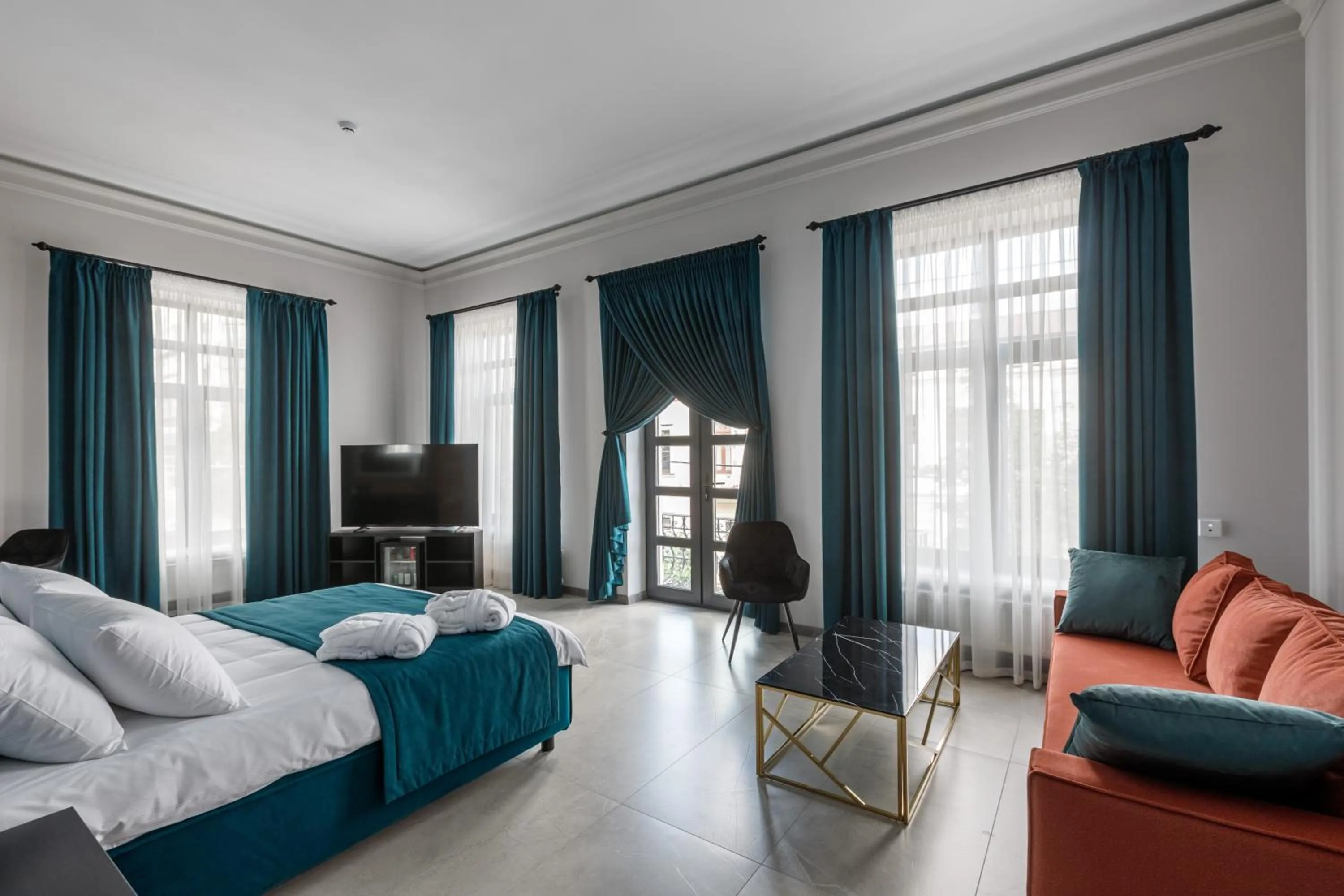 Photo of the whole room, Bed in Richmond Hotel