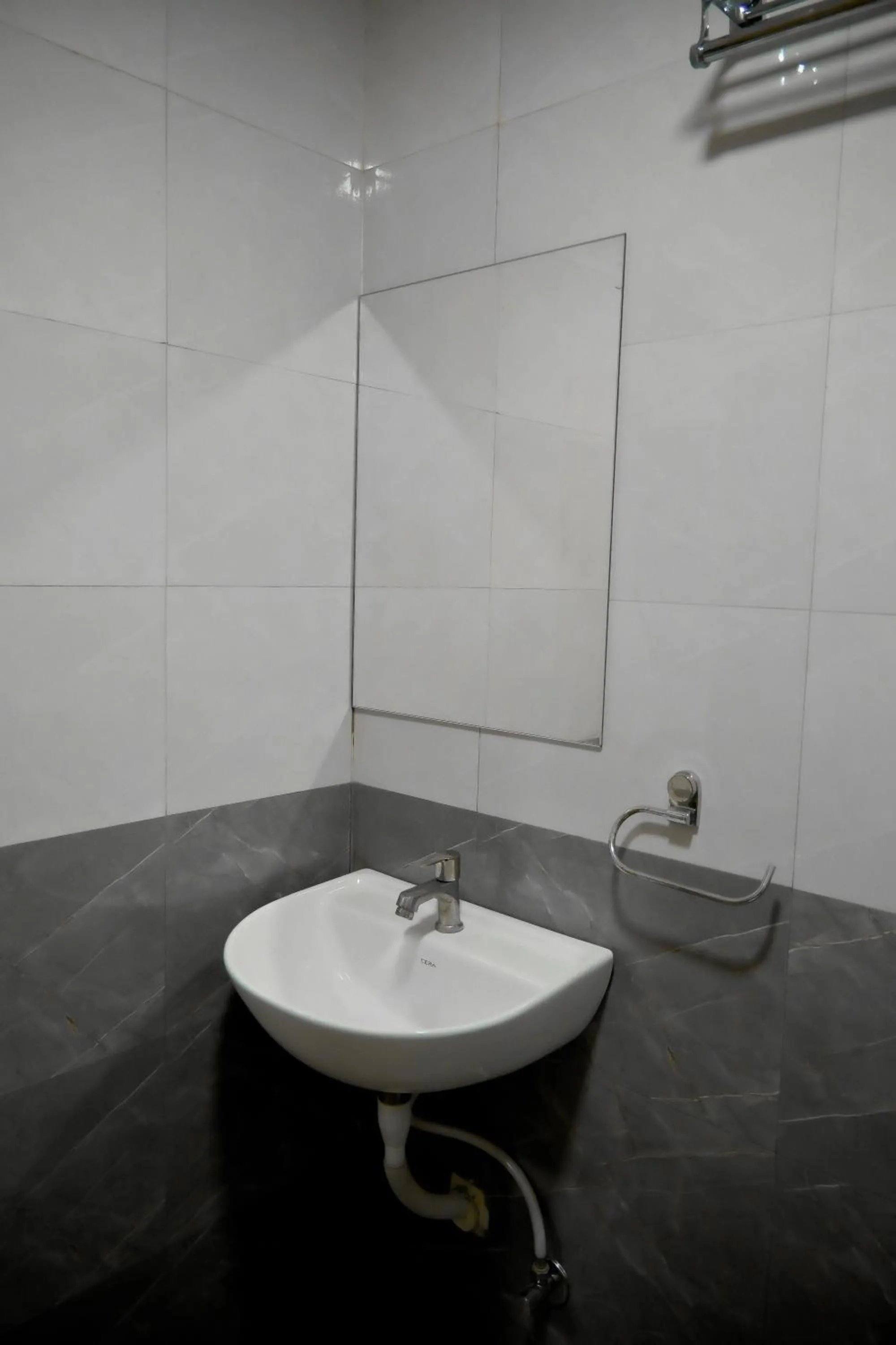 Bathroom in Hotel Royal Ican Sindhubhavan Road