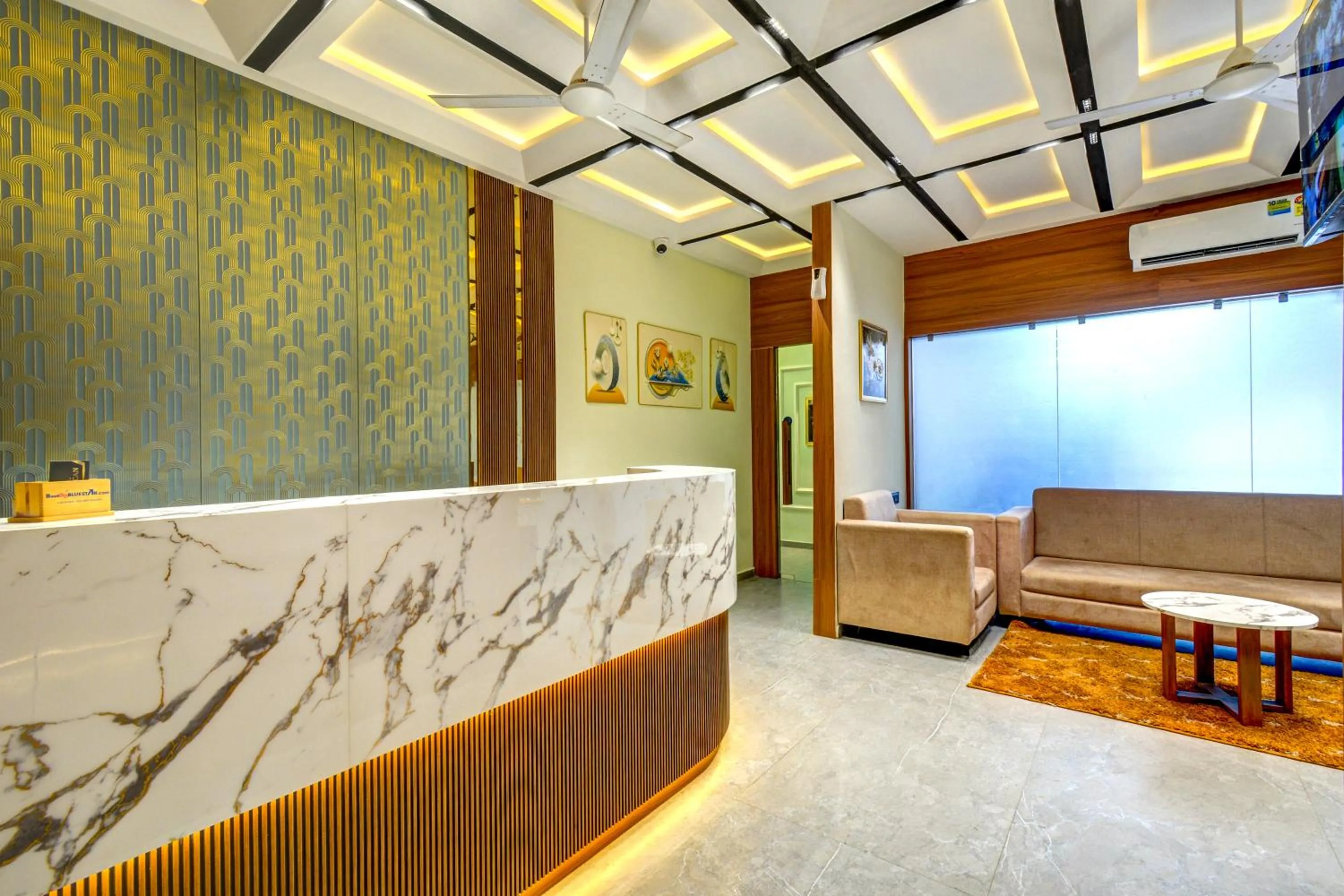 Lobby or reception in Hotel Royal Ican Sindhubhavan Road