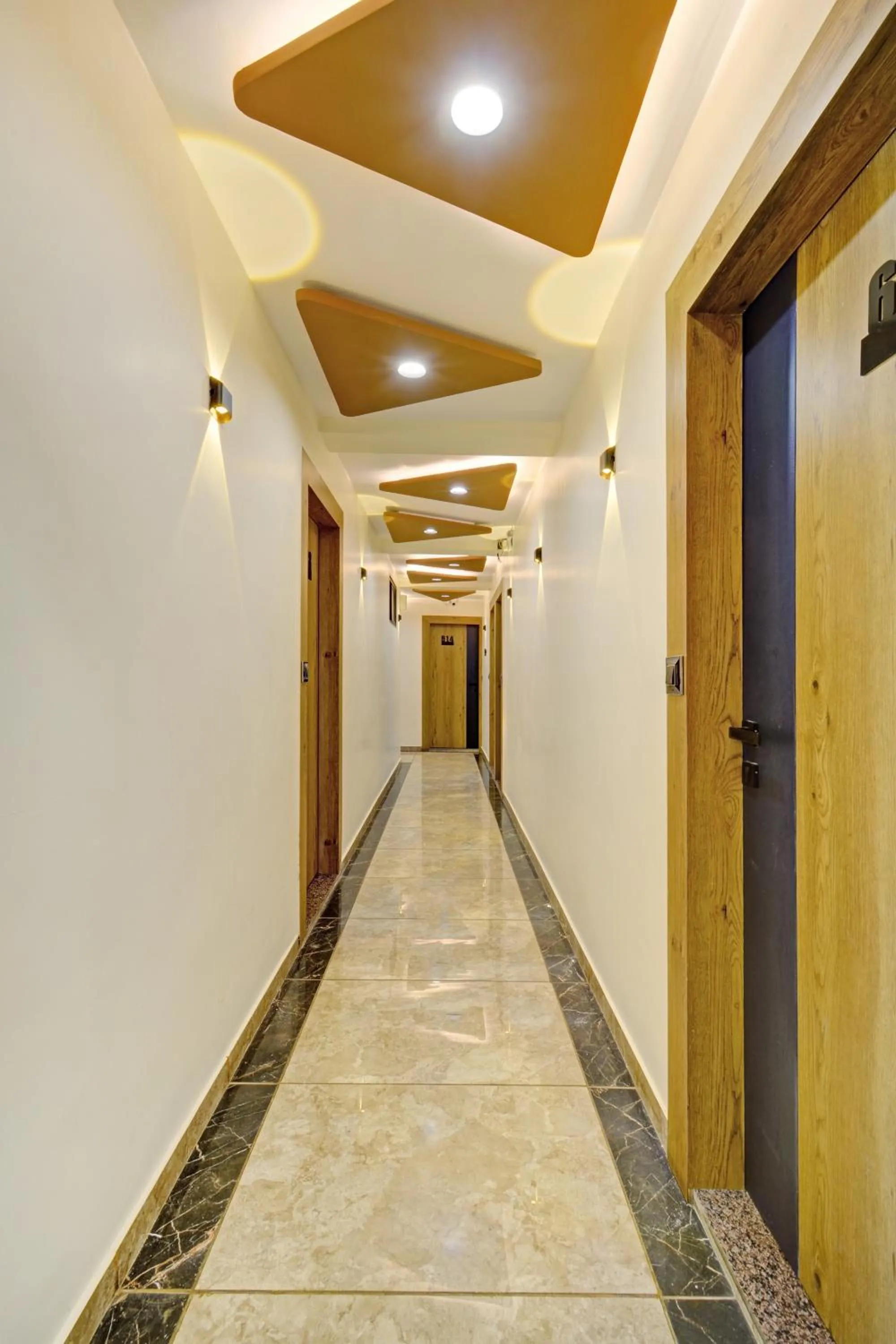 Lobby or reception in Hotel Royal Ican Sindhubhavan Road