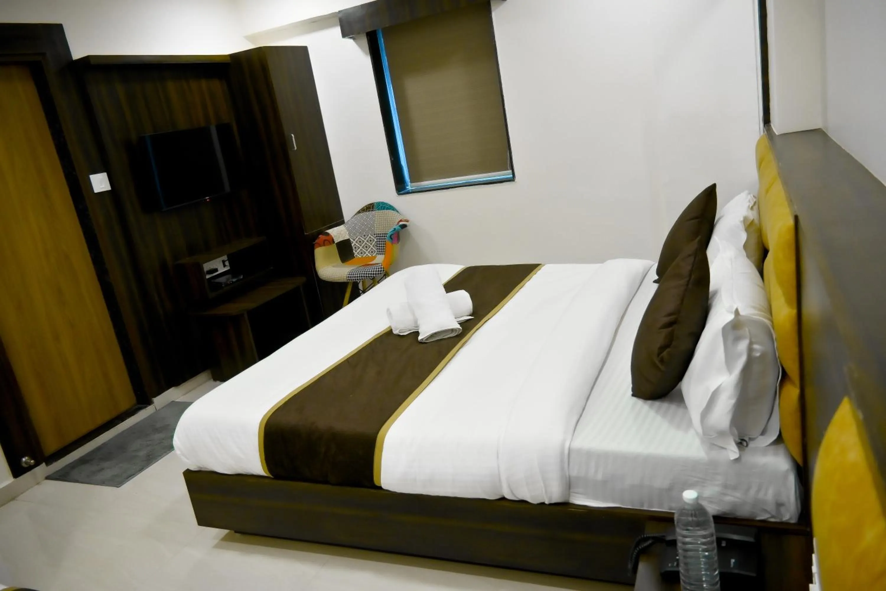 Bed in Hotel Royal Ican Sindhubhavan Road