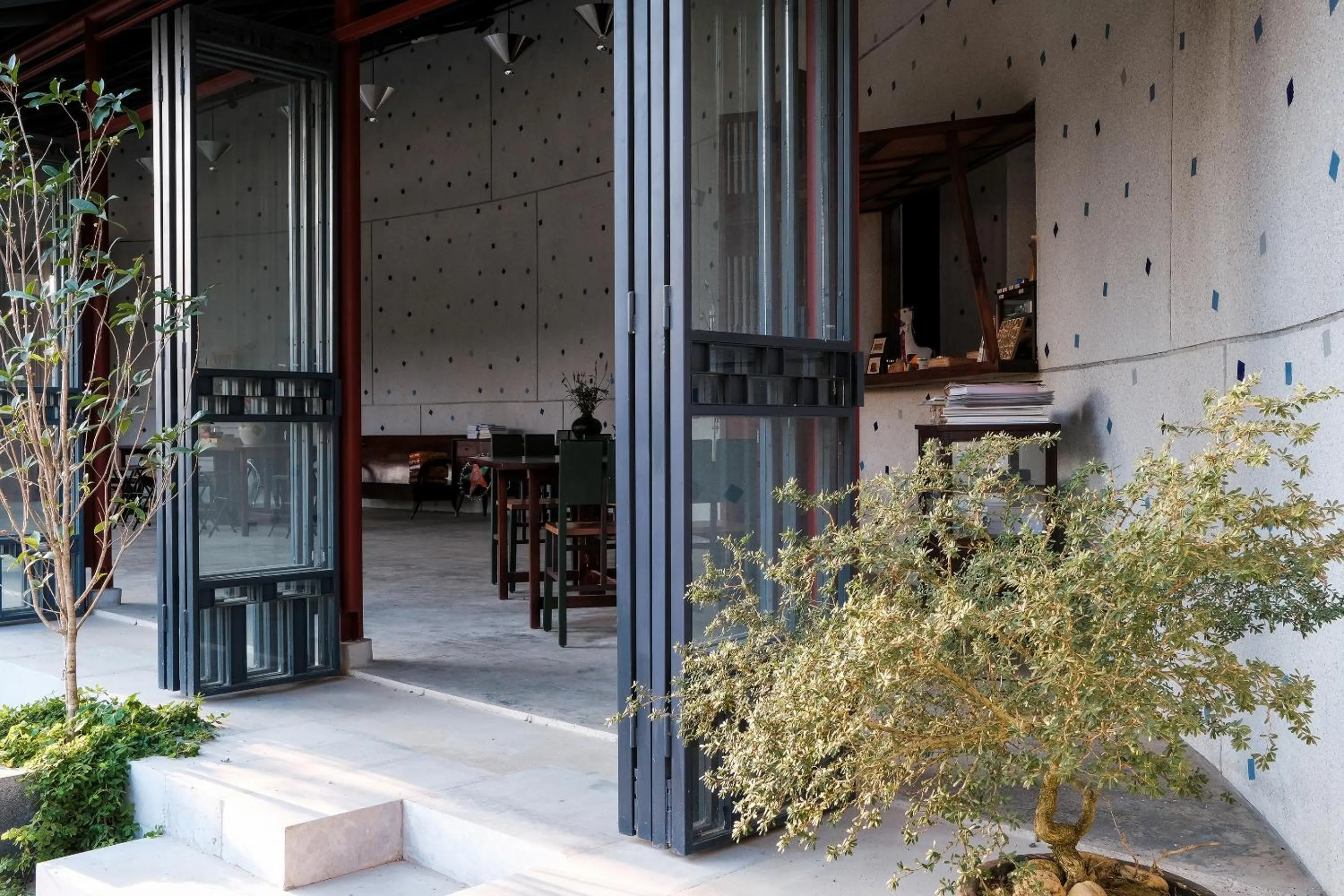 Property building in De Hué