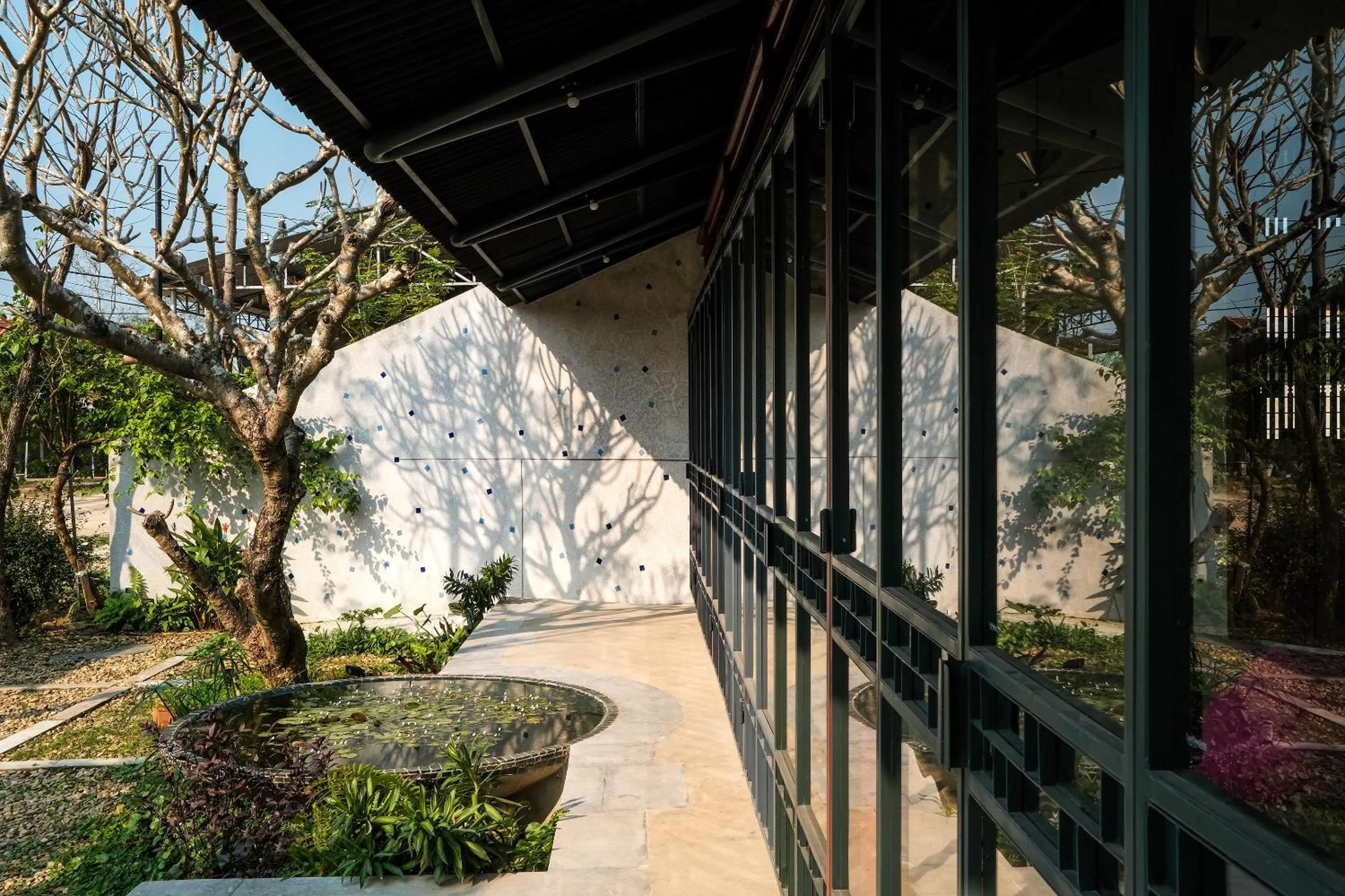 Property building in De Hué