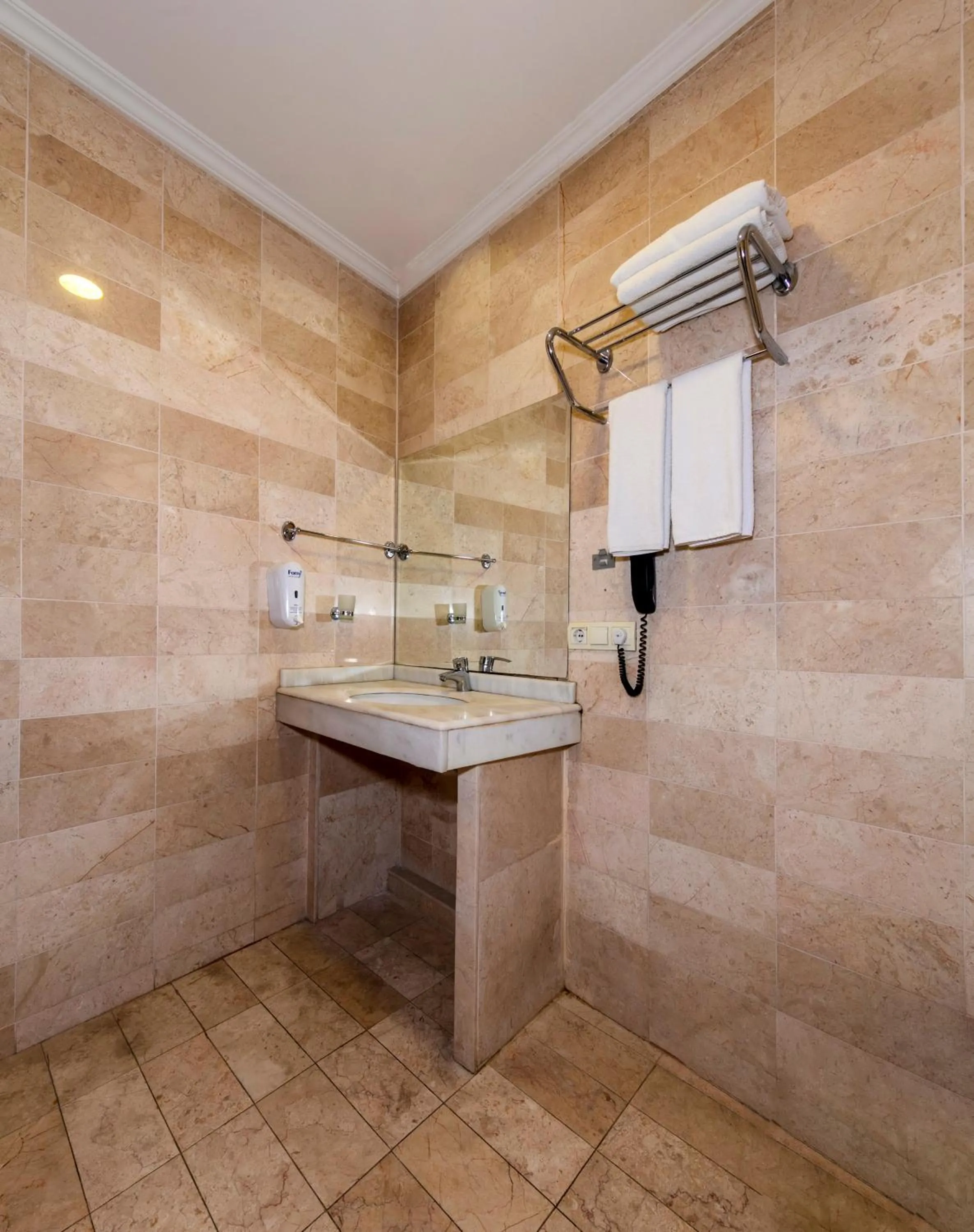 Shower in Nil Hotel İstanbul City Center