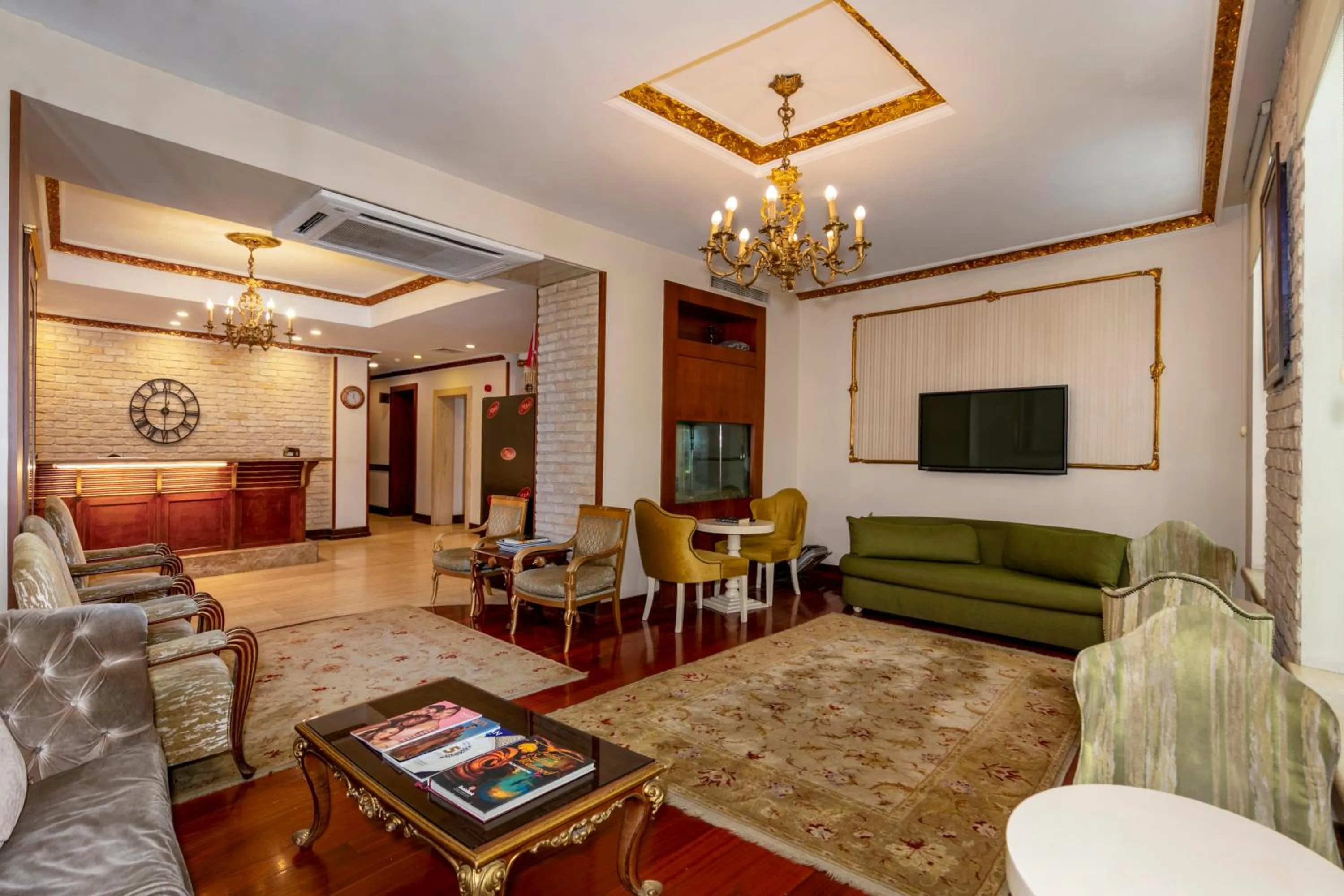 Communal lounge/ TV room in Nil Hotel İstanbul City Center