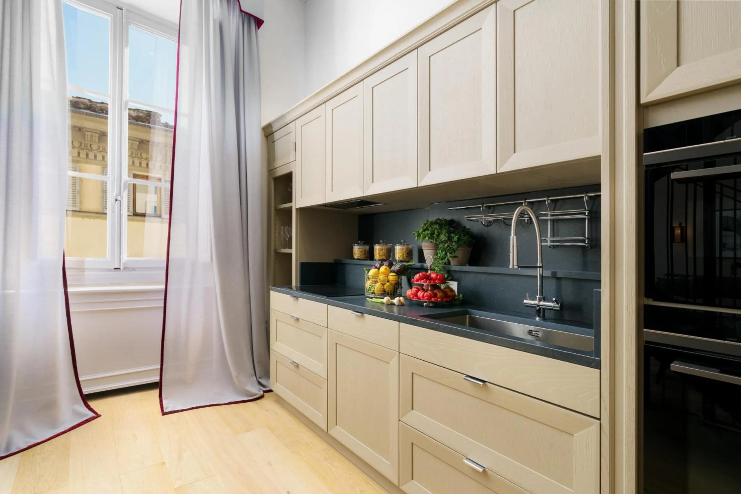 Kitchen or kitchenette in Marchesa Olympia City View- La Dimora degli Affreschi Florence