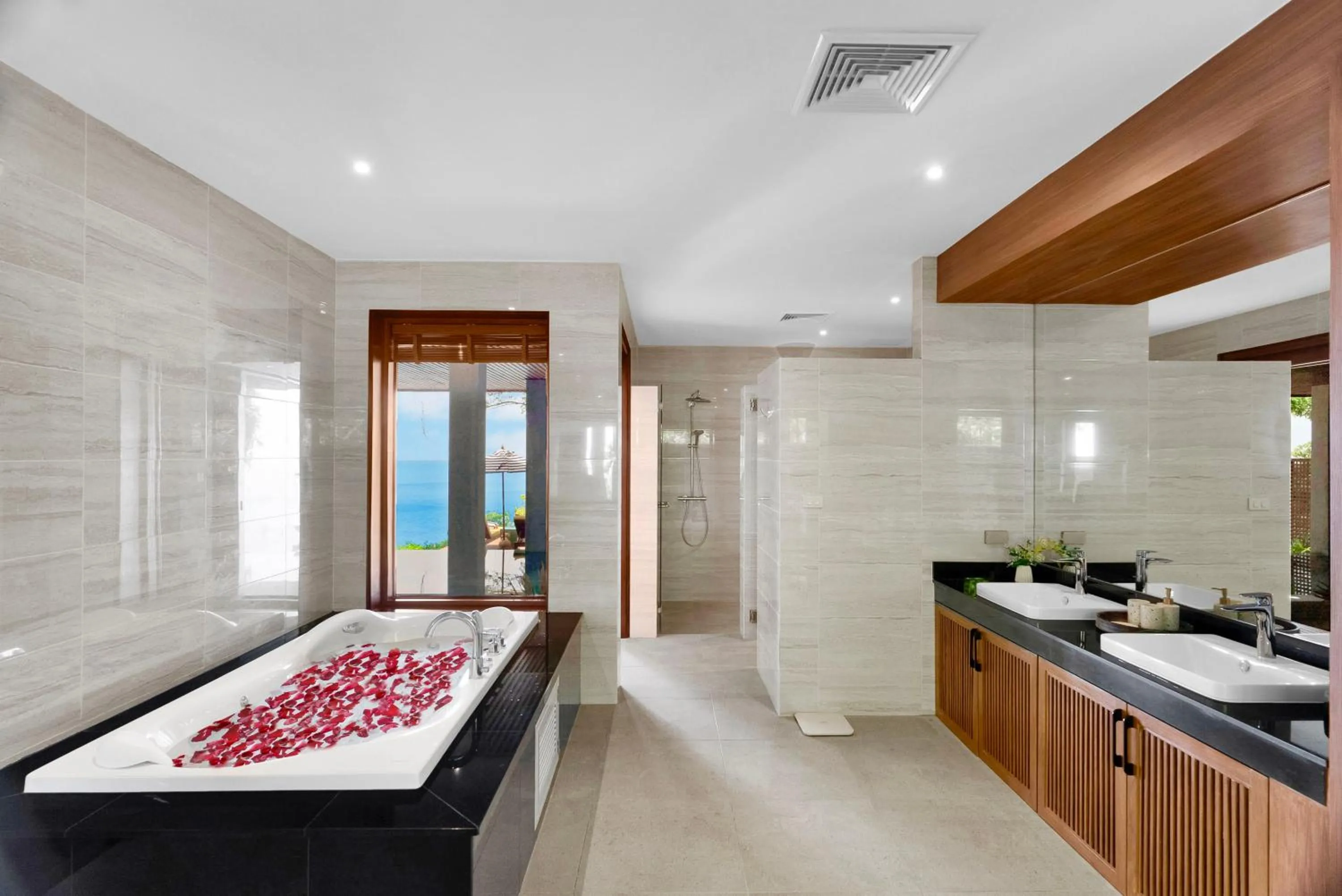 Bathroom, Bed in Villa Varya