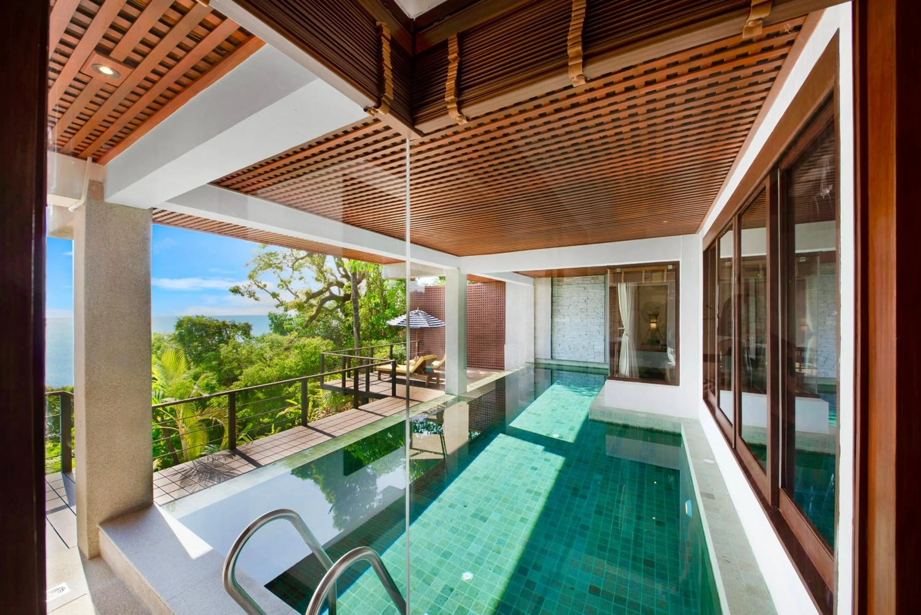 Swimming pool in Villa Varya