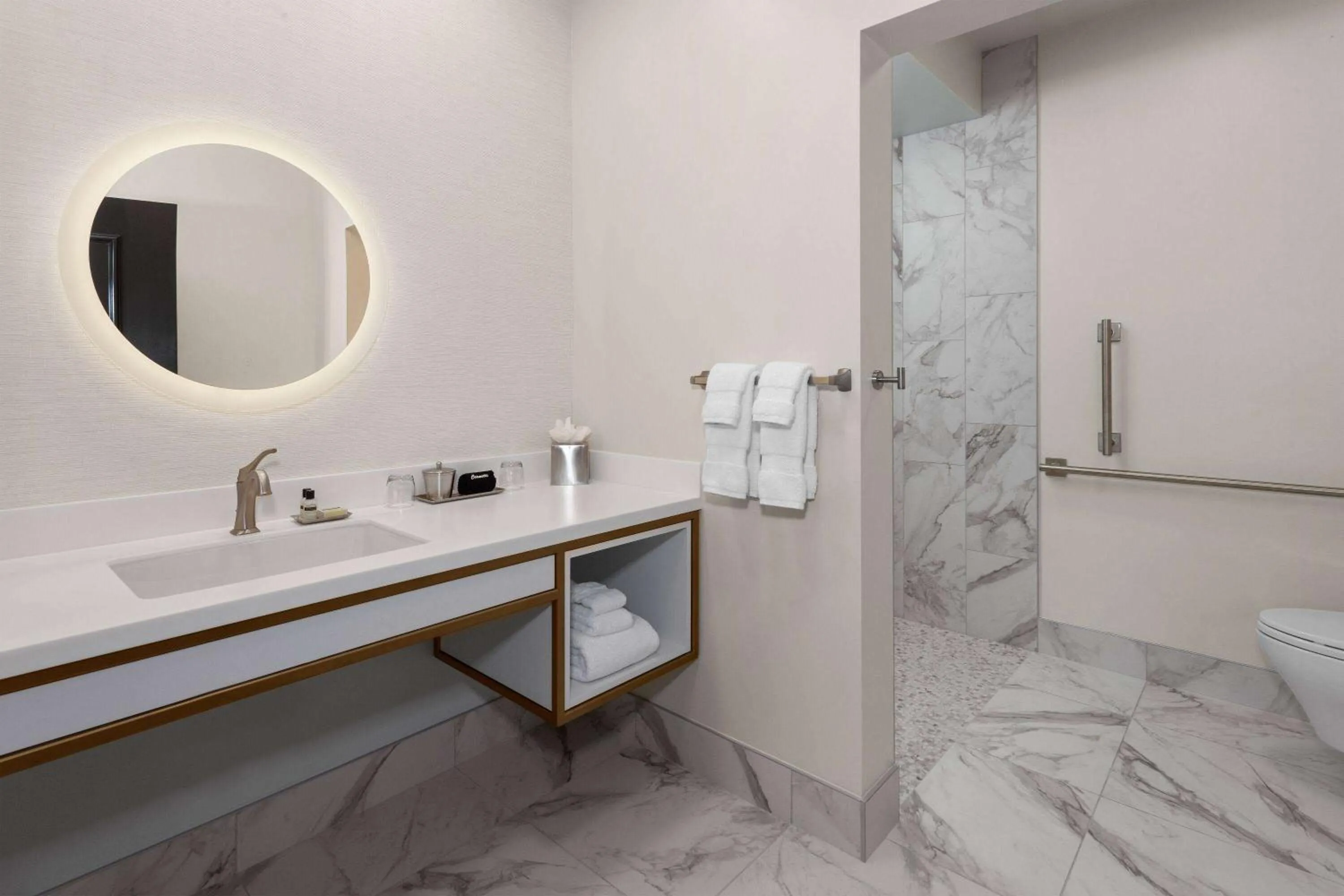 Photo of the whole room in Legacy Hotel, Trademark Collection by Wyndham