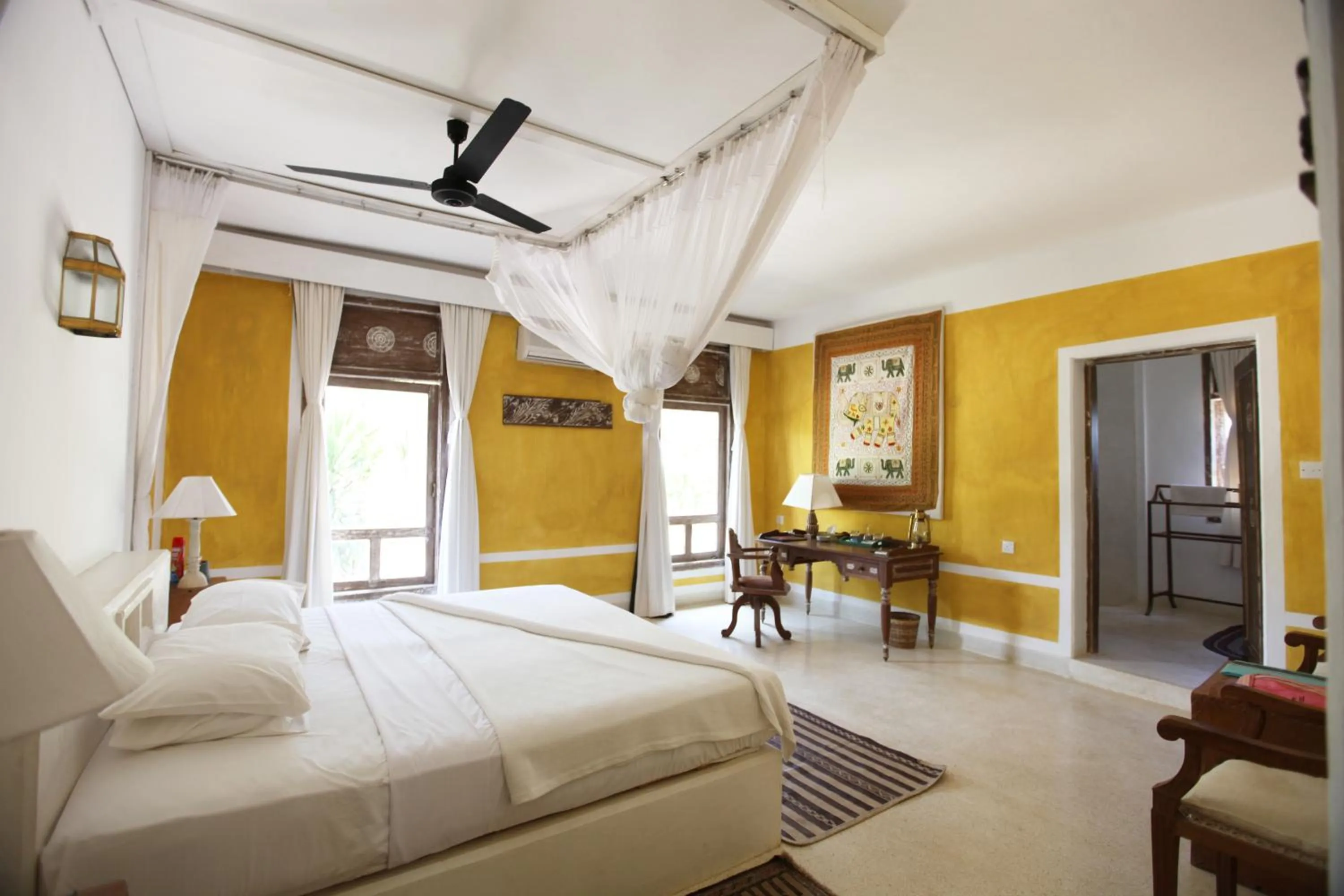 Photo of the whole room, Bed in The Majlis Resort