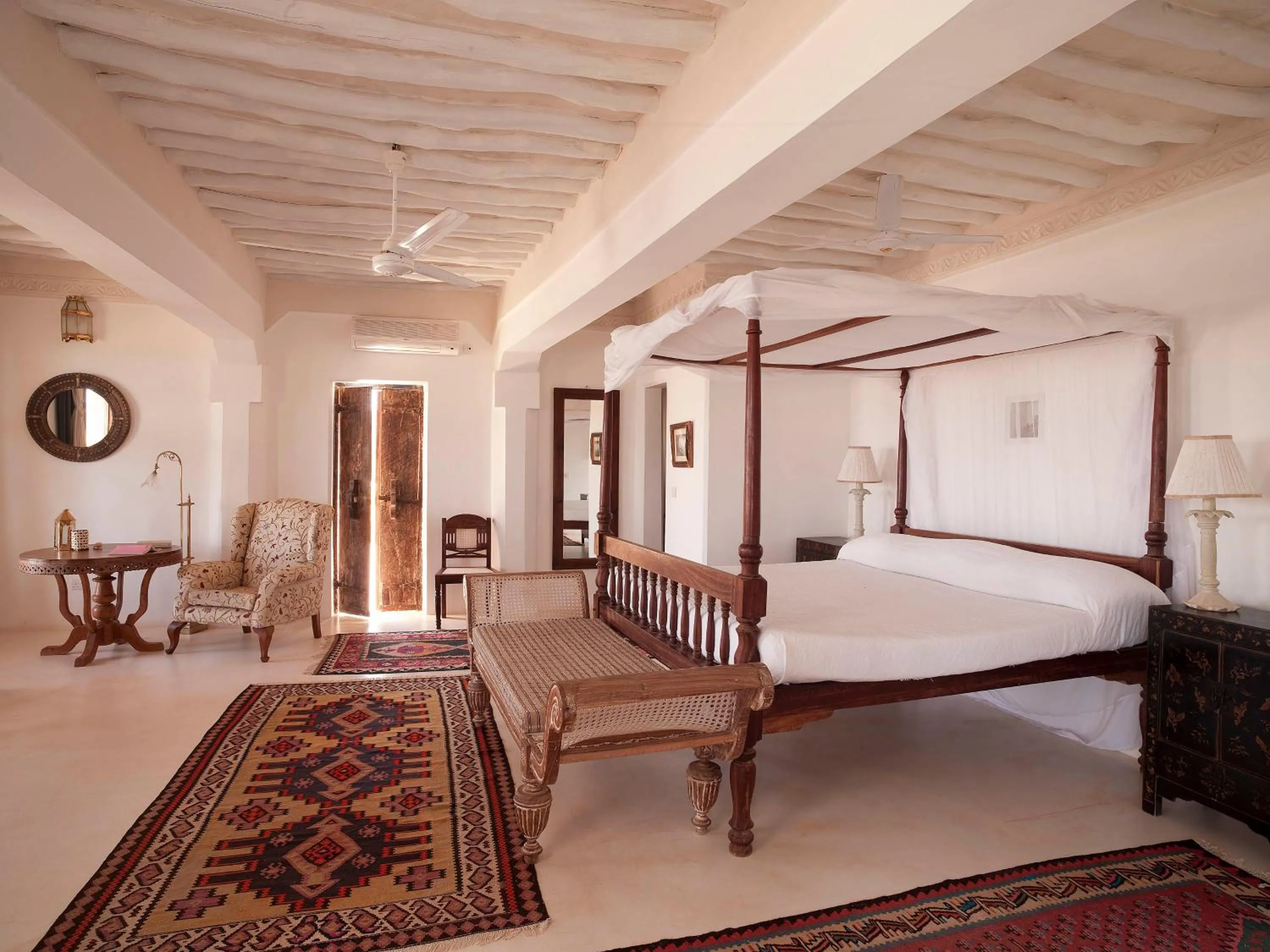 Photo of the whole room, Bed in The Majlis Resort