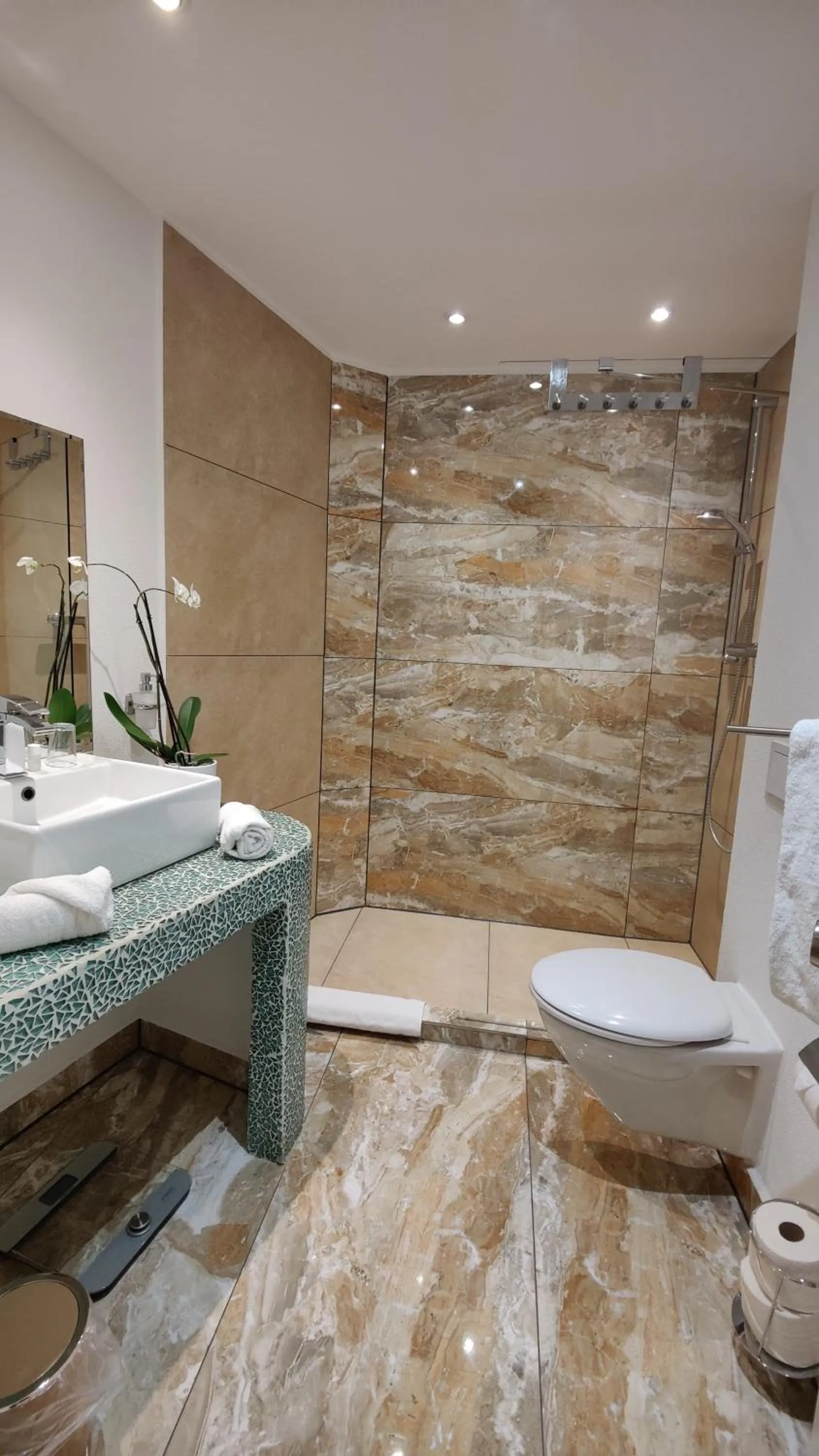 Bathroom in Hotel Nordhausen