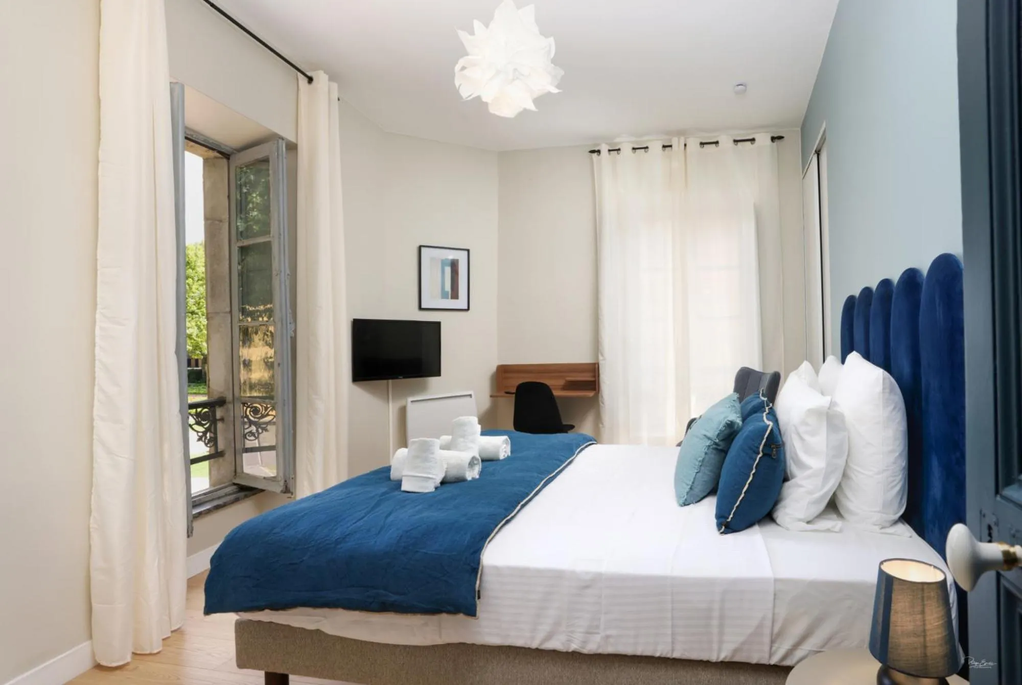 Photo of the whole room, Bed in Cèl Ethéré by Rahault