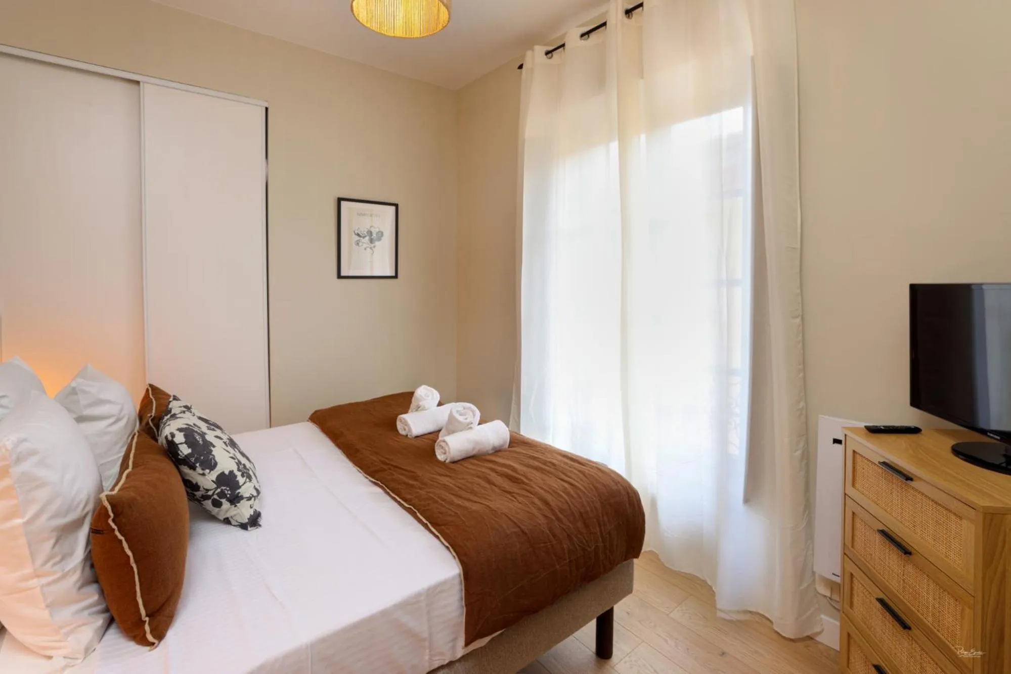 Bedroom, Bed in Cèl Ethéré by Rahault