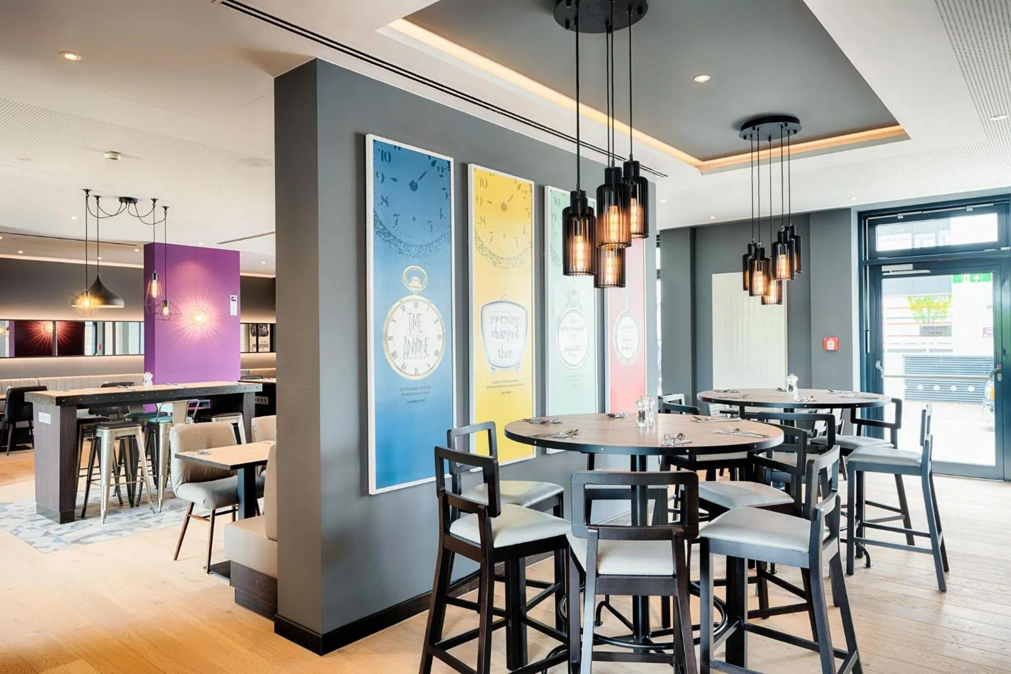 Restaurant/places to eat in Premier Inn Berlin Airport