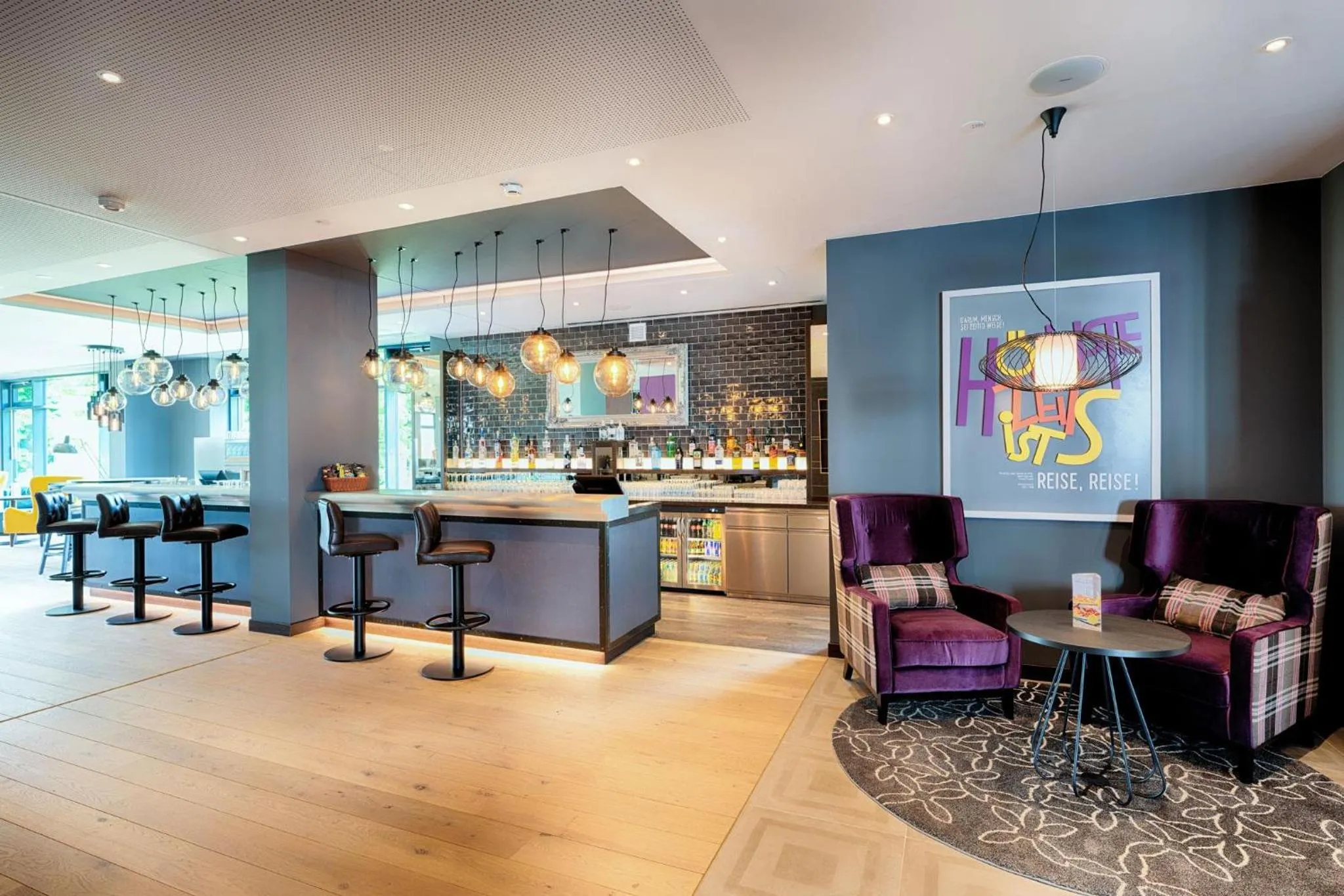 Lounge or bar in Premier Inn Berlin Airport