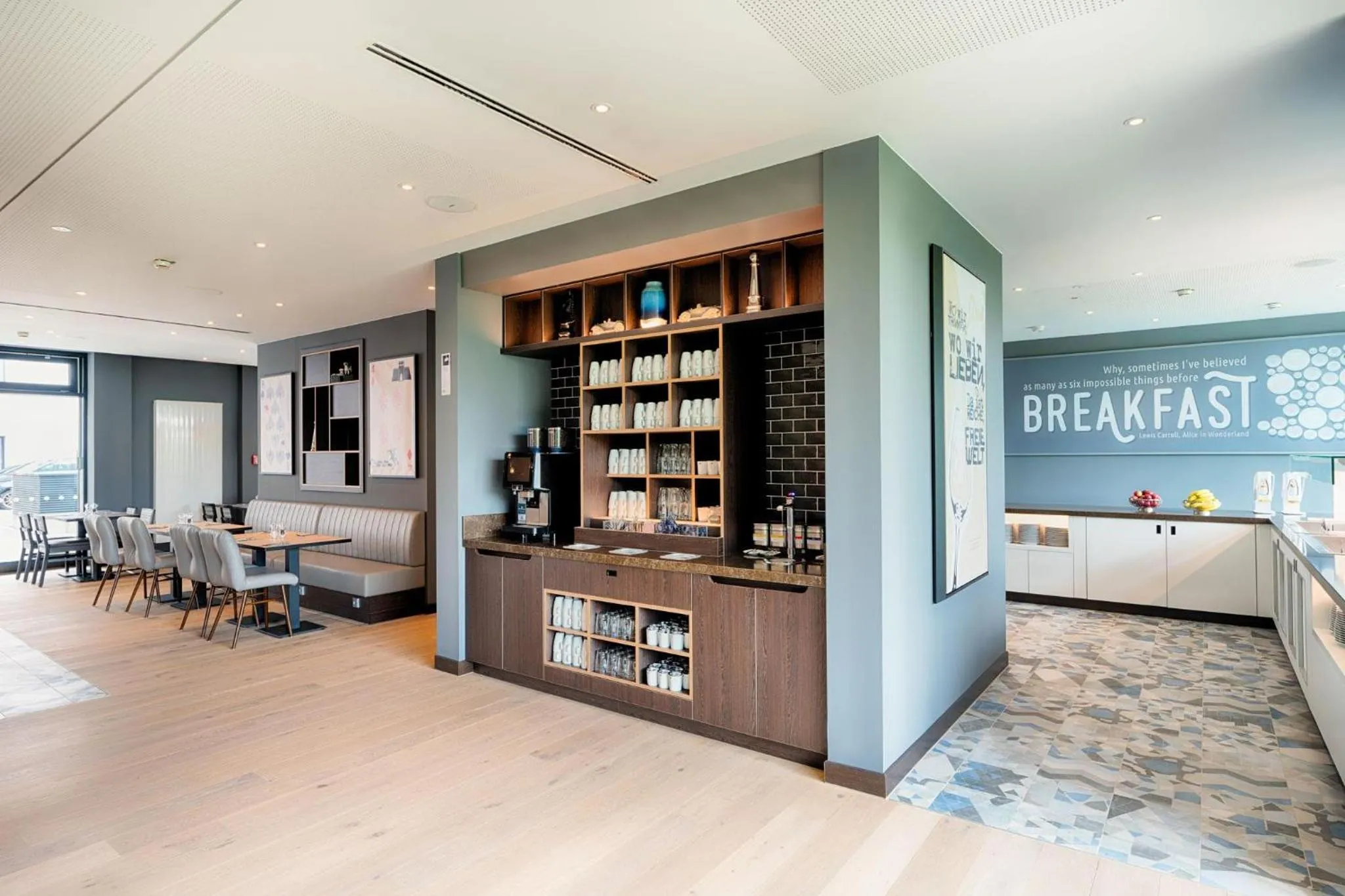 Restaurant/places to eat in Premier Inn Berlin Airport