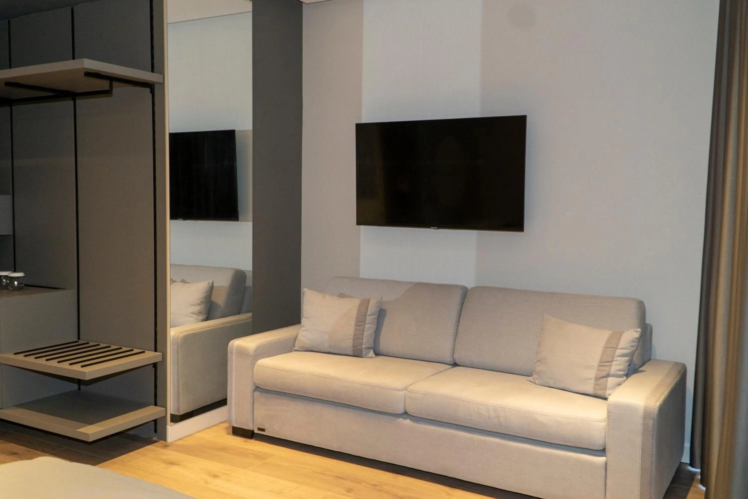 TV and multimedia in Center Hotel