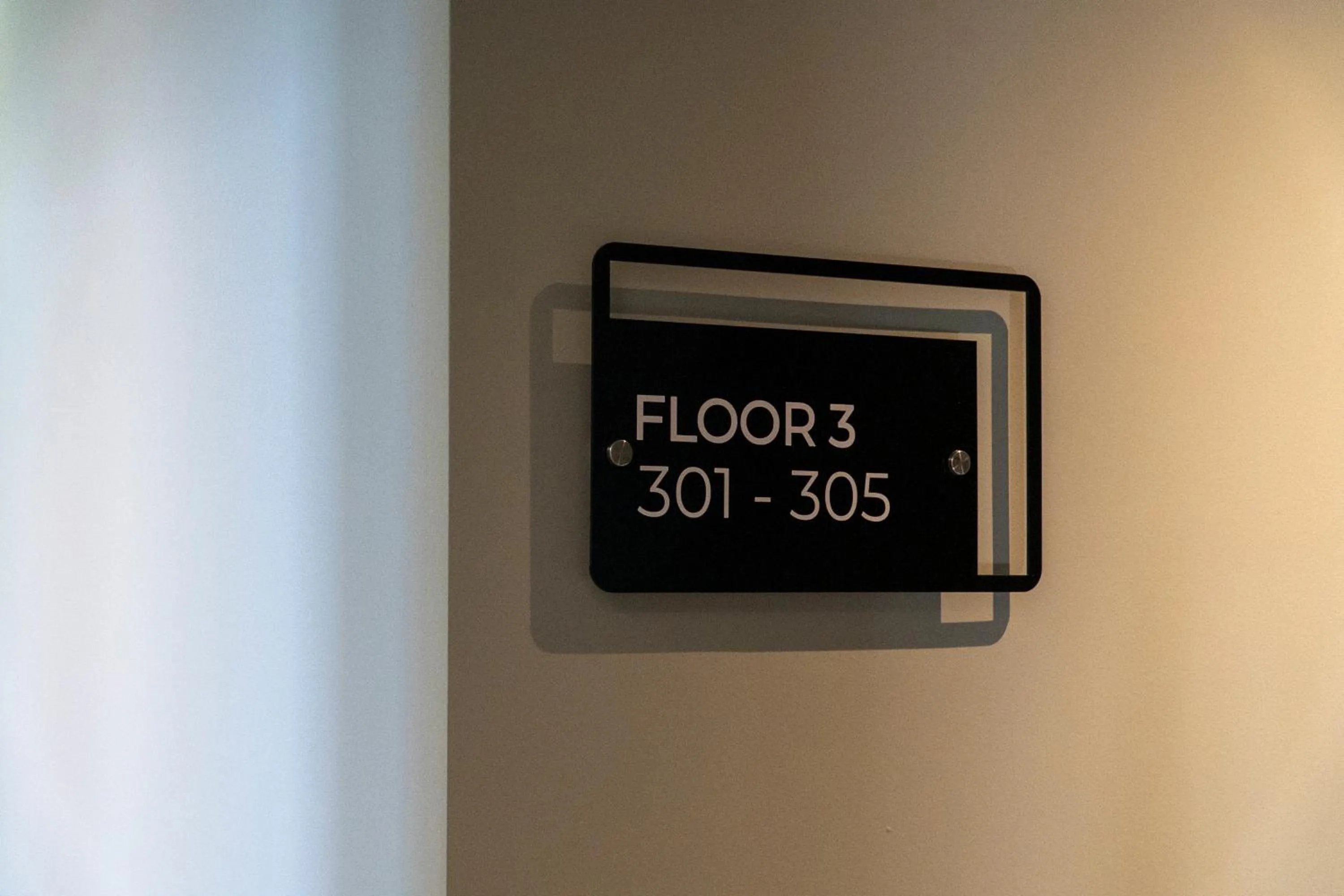 Logo/Certificate/Sign in Center Hotel