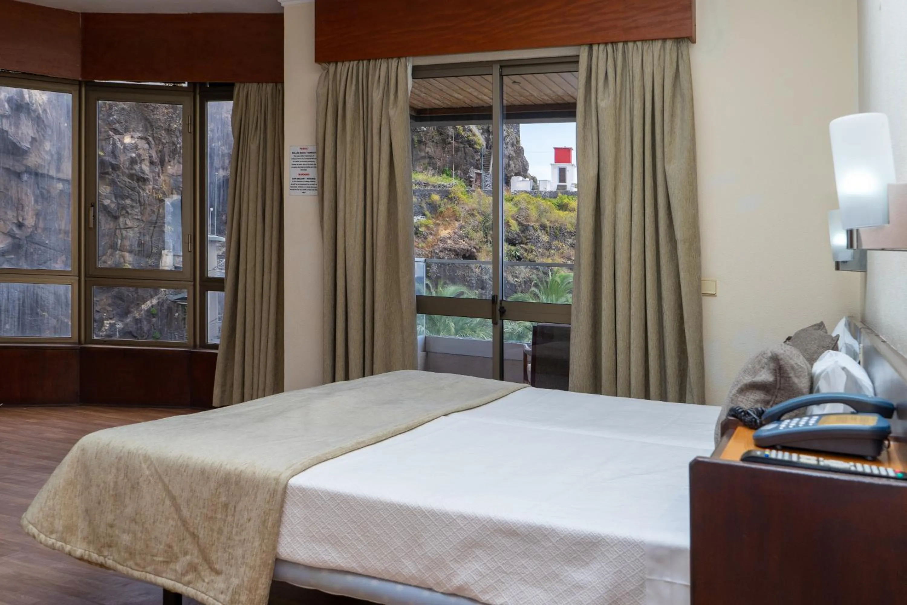 Bed in Flag Hotel Madeira - Ribeira Brava