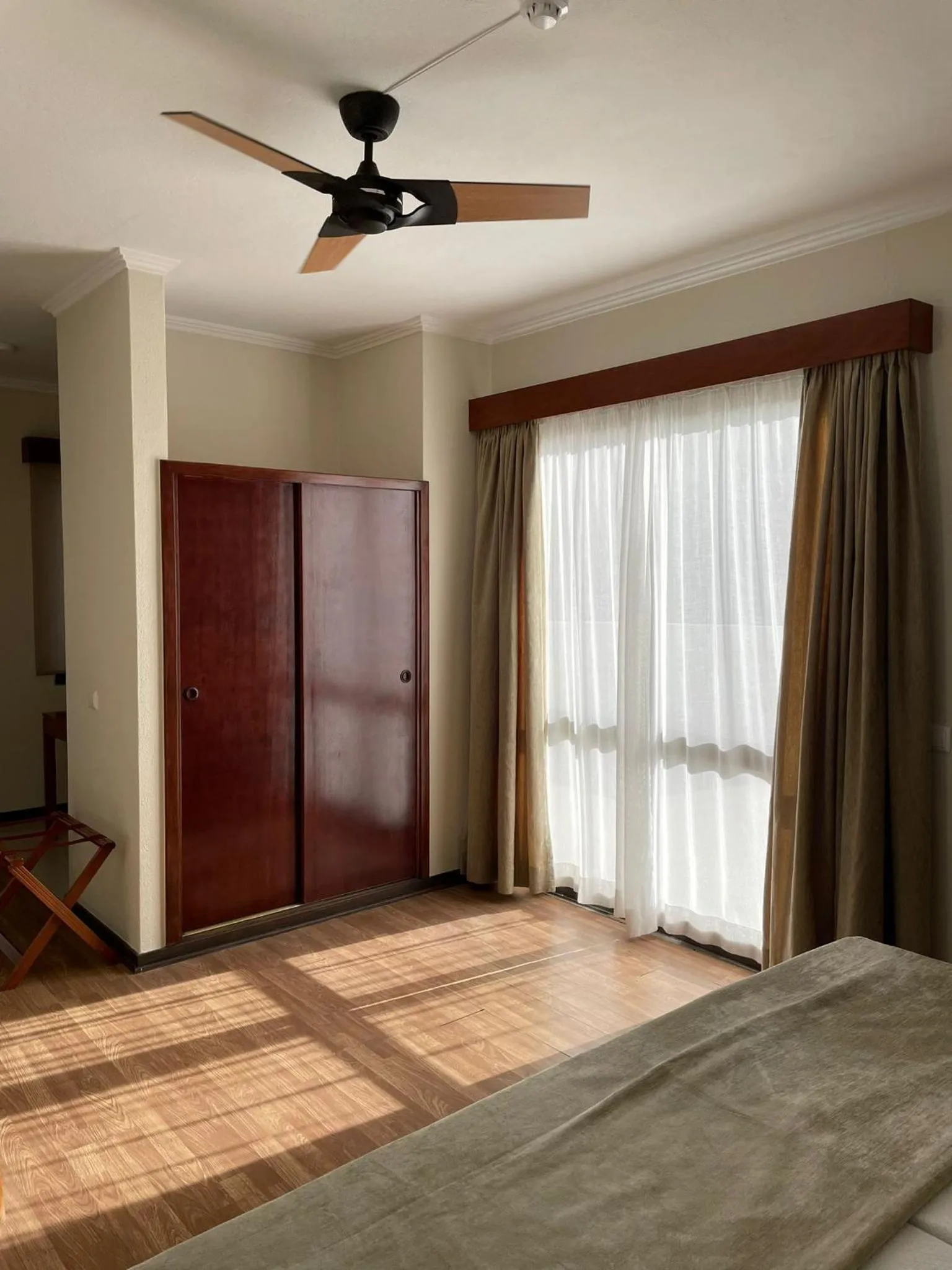 Bedroom, Bed in Flag Hotel Madeira - Ribeira Brava