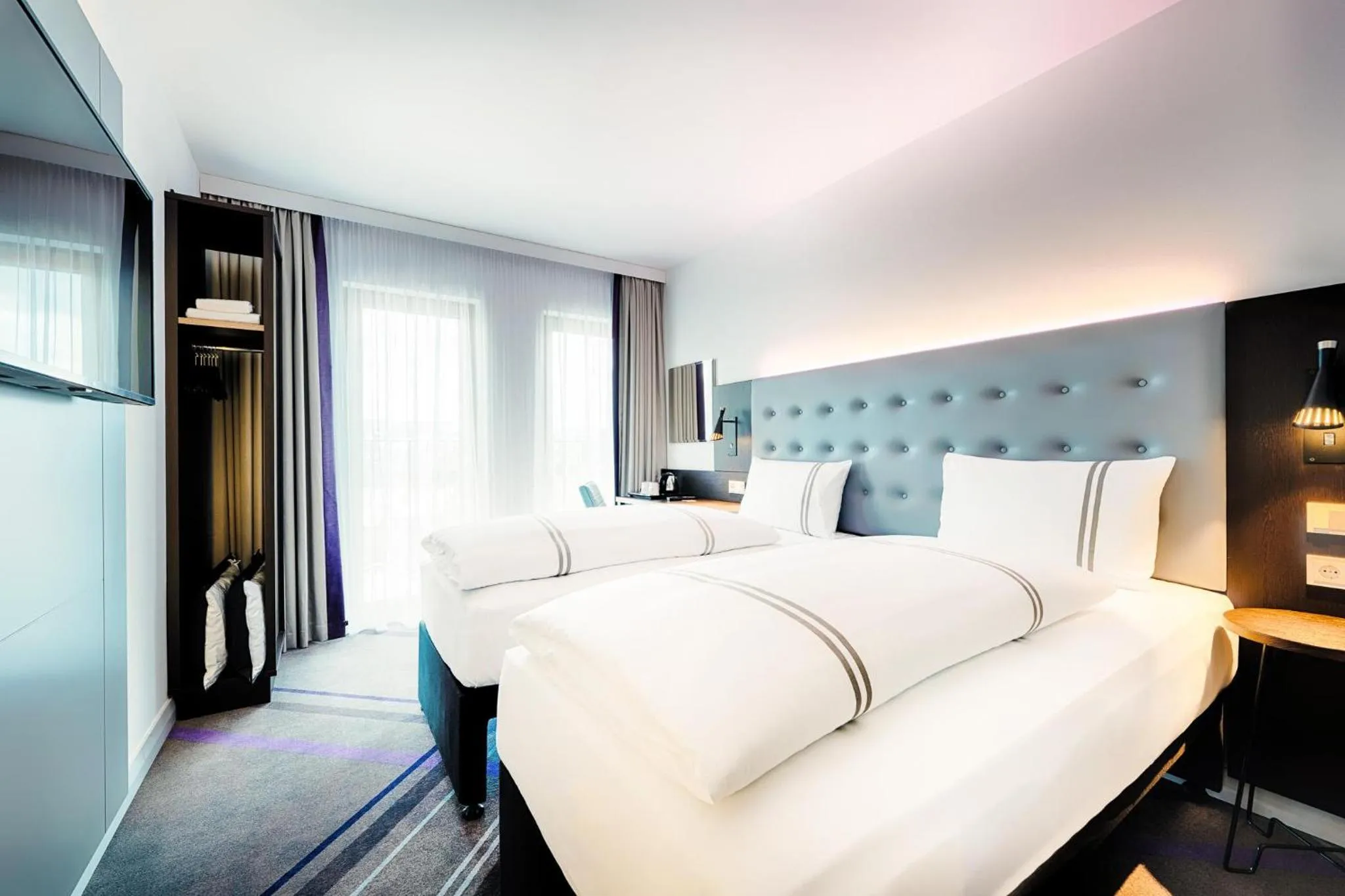 Bedroom, Bed in Premier Inn Wiesbaden City Centre