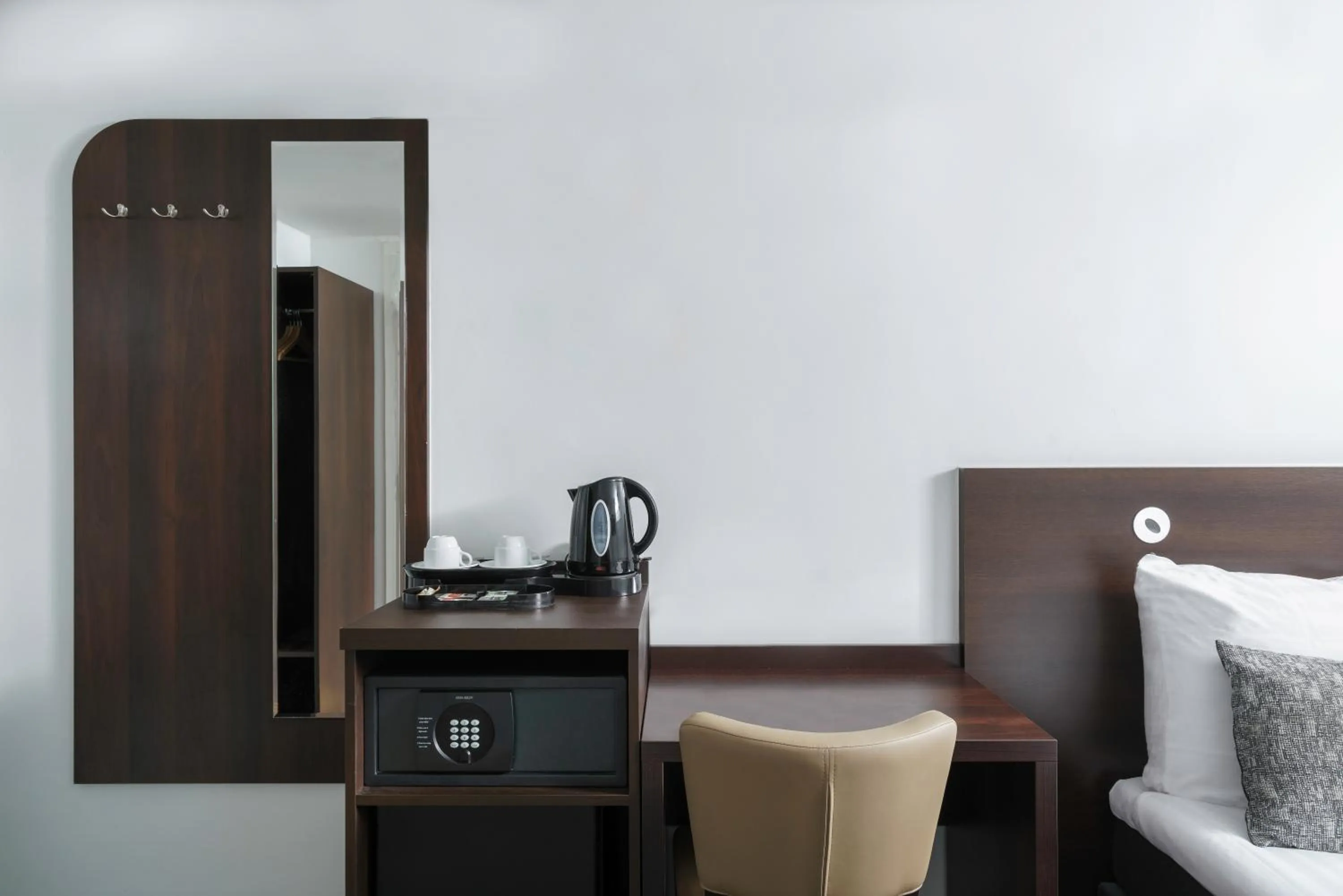 Coffee/tea facilities, Bed in Hotel City Garden Amsterdam