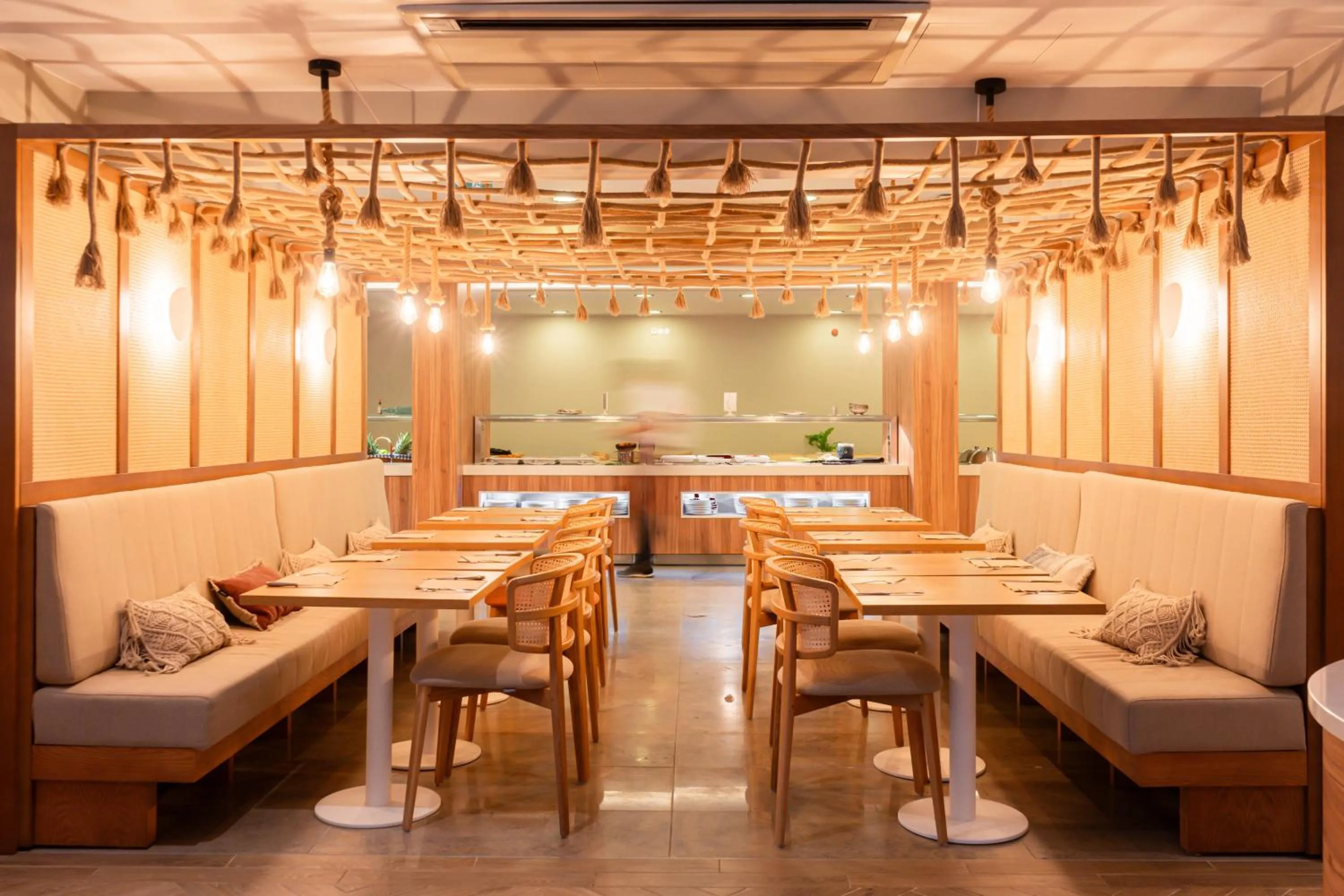 Restaurant/places to eat in Aqualuz Troia Mar by The Editory