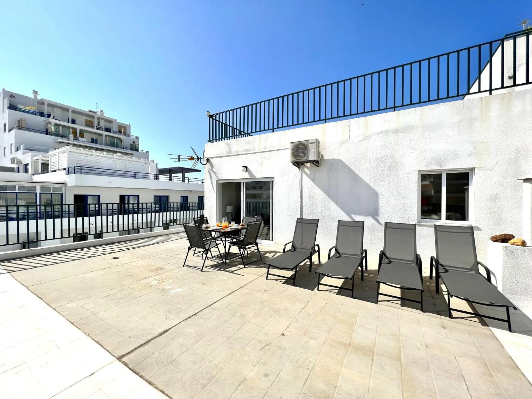 Quarteira Ocean Breeze 1 With Pool by Homing