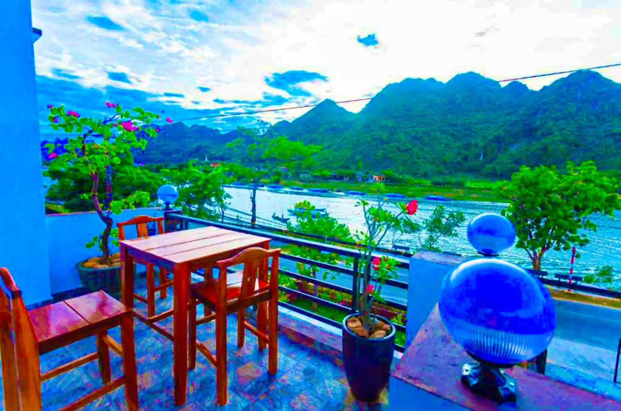 Bed in 8-Bed Mixed Dormitory Room in YoLo Pool Bar Villas & Garden Restaurant Bed in 8-Bed Mixed Dormitory Room in YoLo Pool Bar Villas & Garden Restaurant