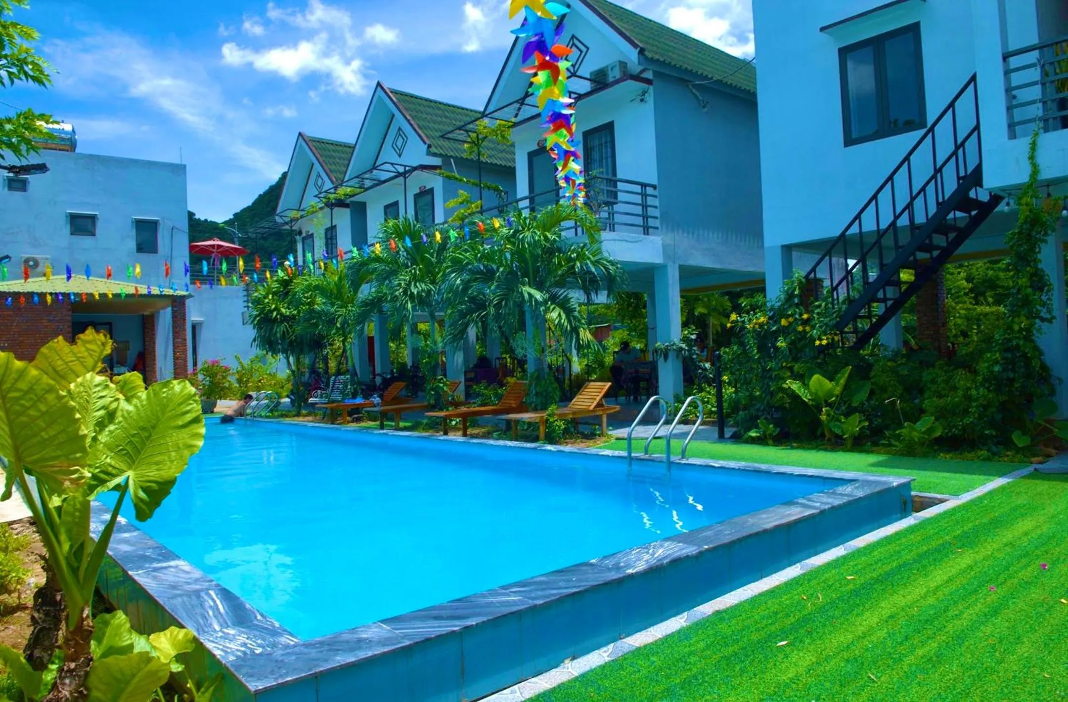 YoLo Pool Bar Villas & Garden Restaurant