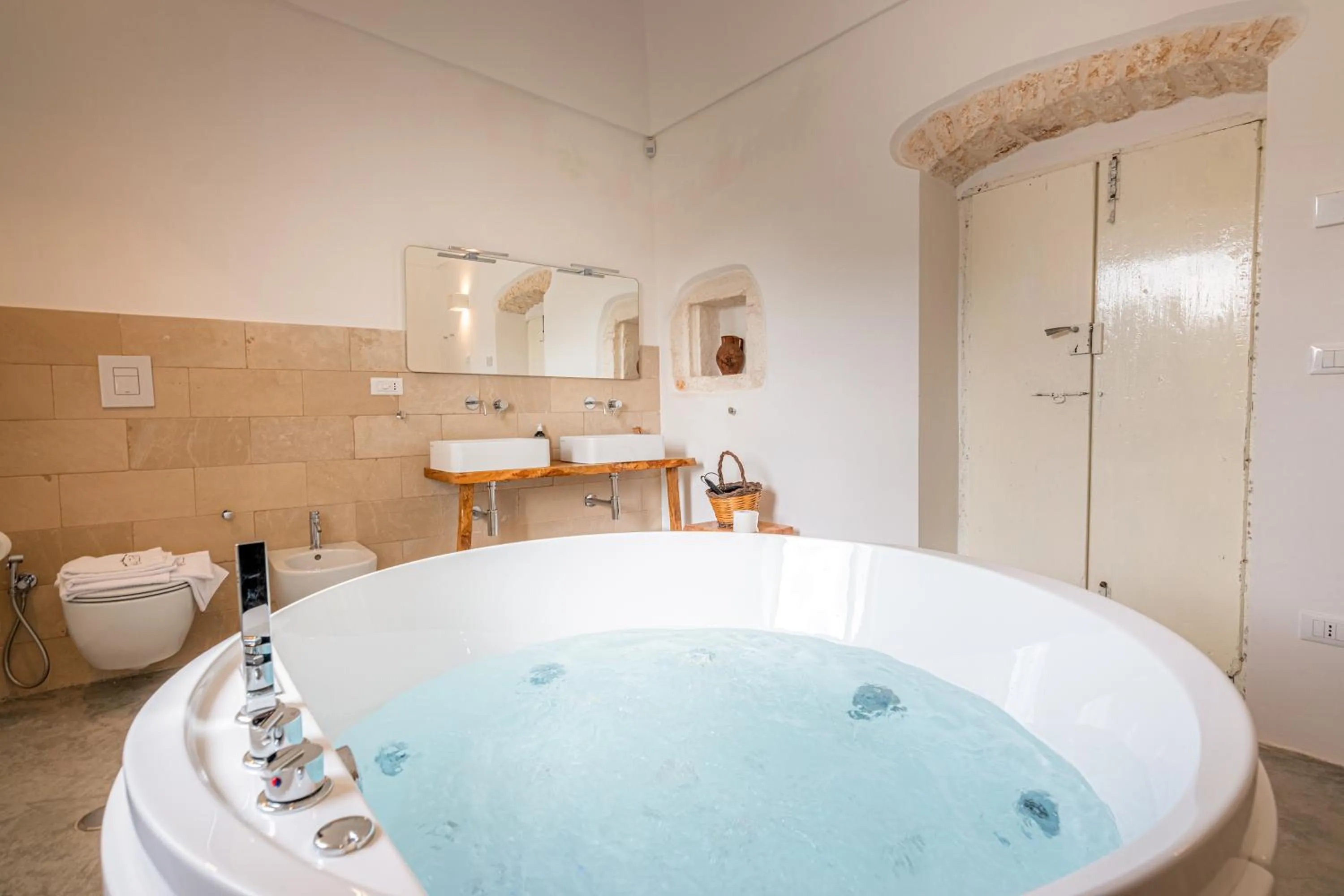 Hot Tub in Masseria Abadia Uno