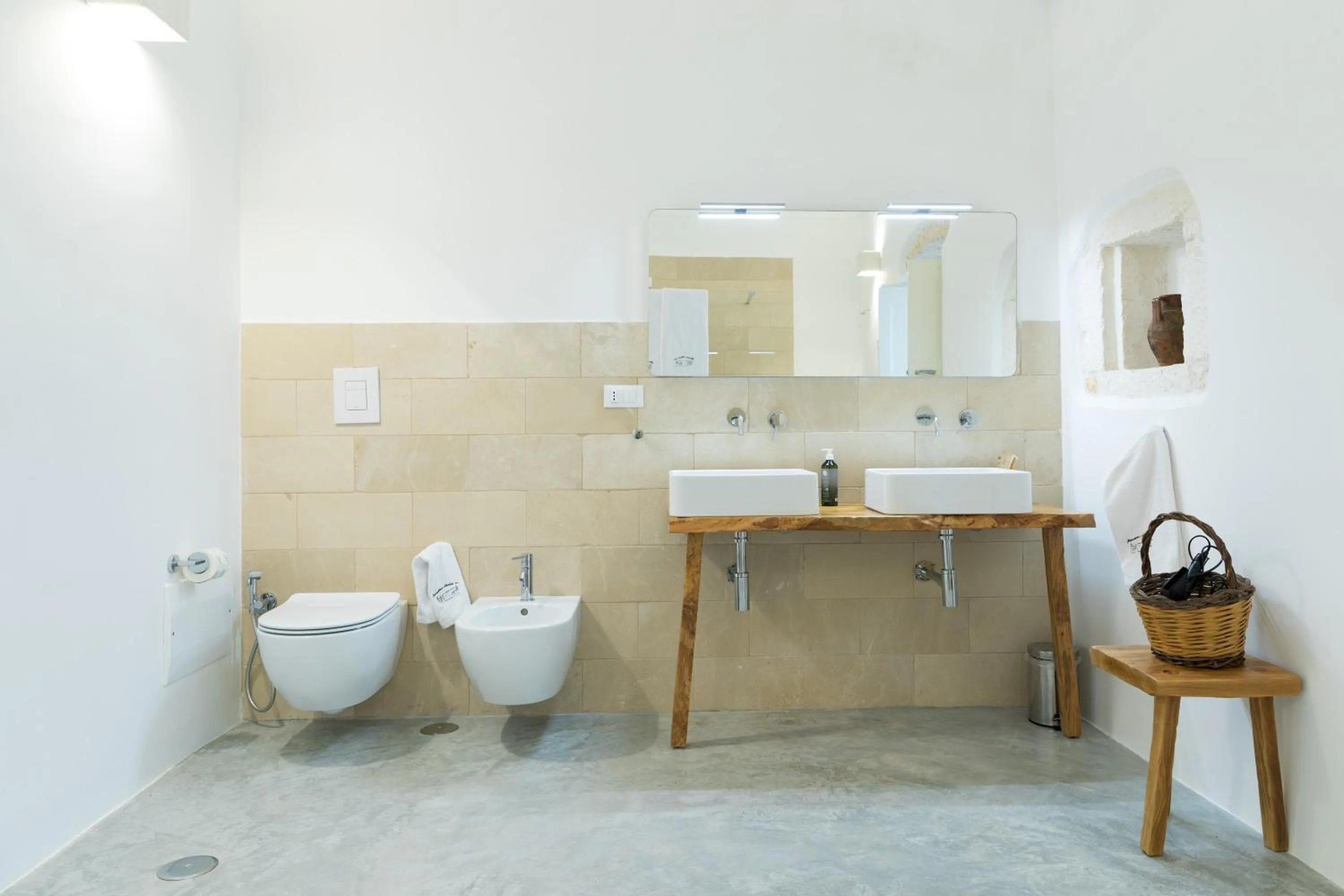 Shower in Masseria Abadia Uno