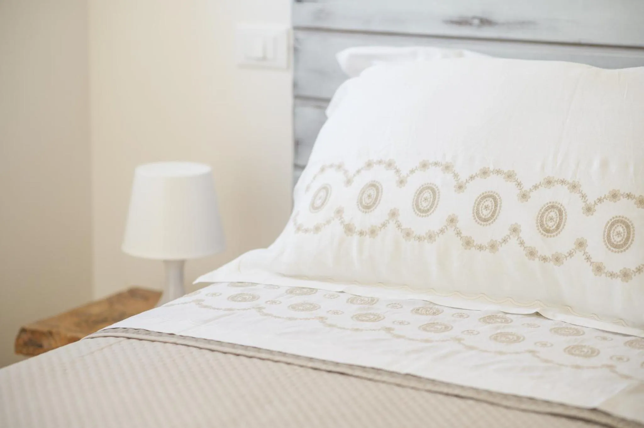 Decorative detail, Bed in Masseria Abadia Uno