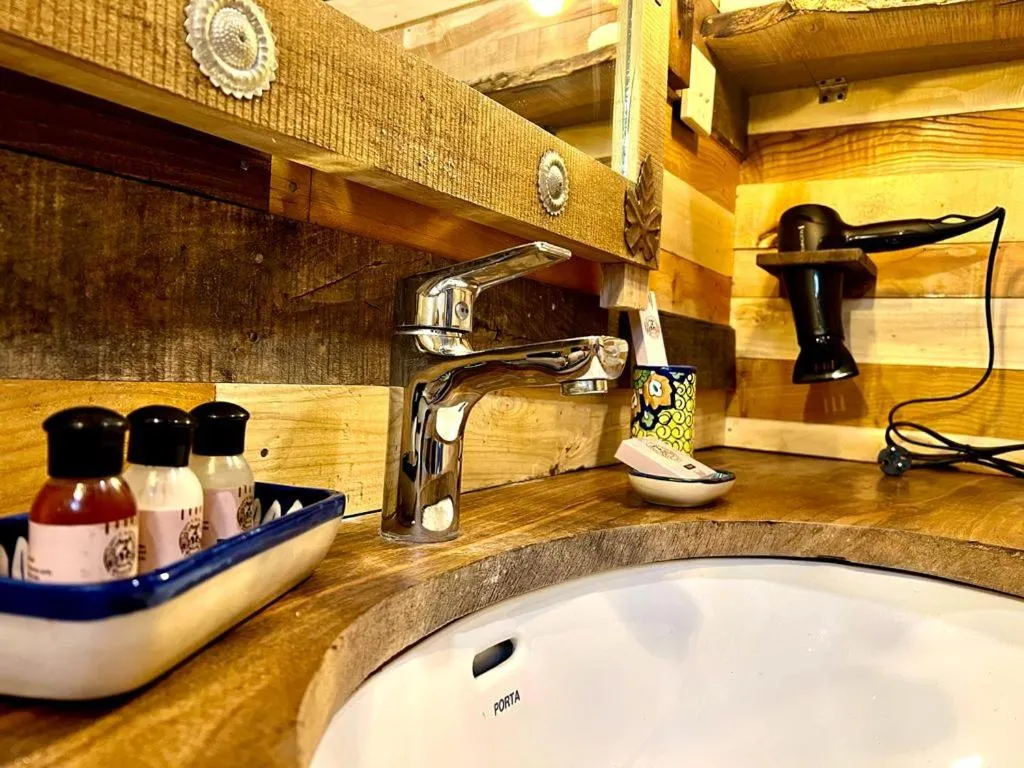 Bathroom in The 2 Magpies, Hunza