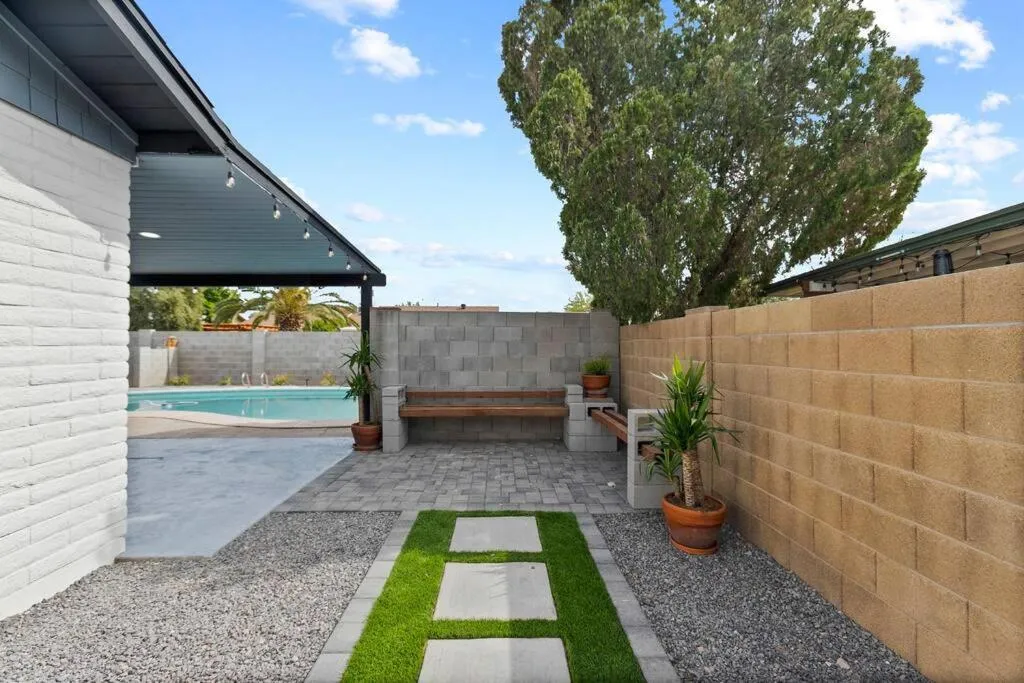 El Descanso in Meyer Park - Heated Pool