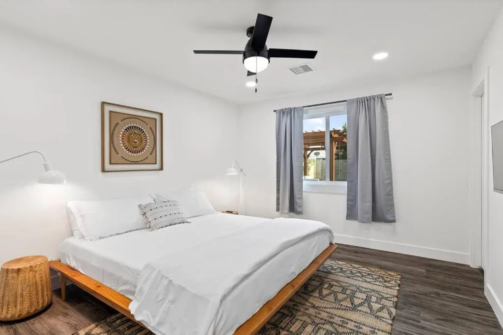 El Descanso in Meyer Park - Heated Pool