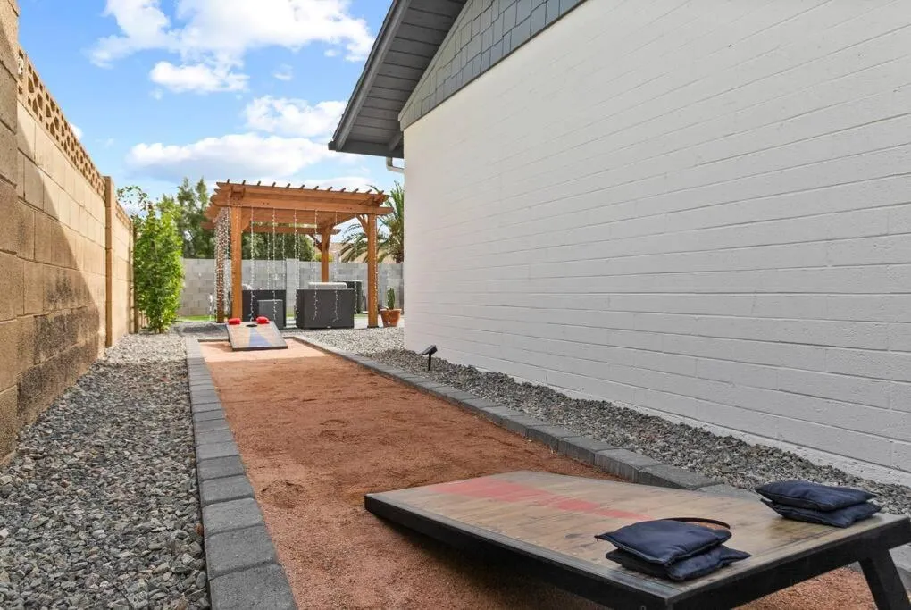 El Descanso in Meyer Park - Heated Pool