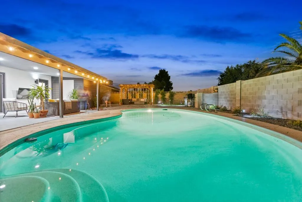 El Descanso in Meyer Park - Heated Pool