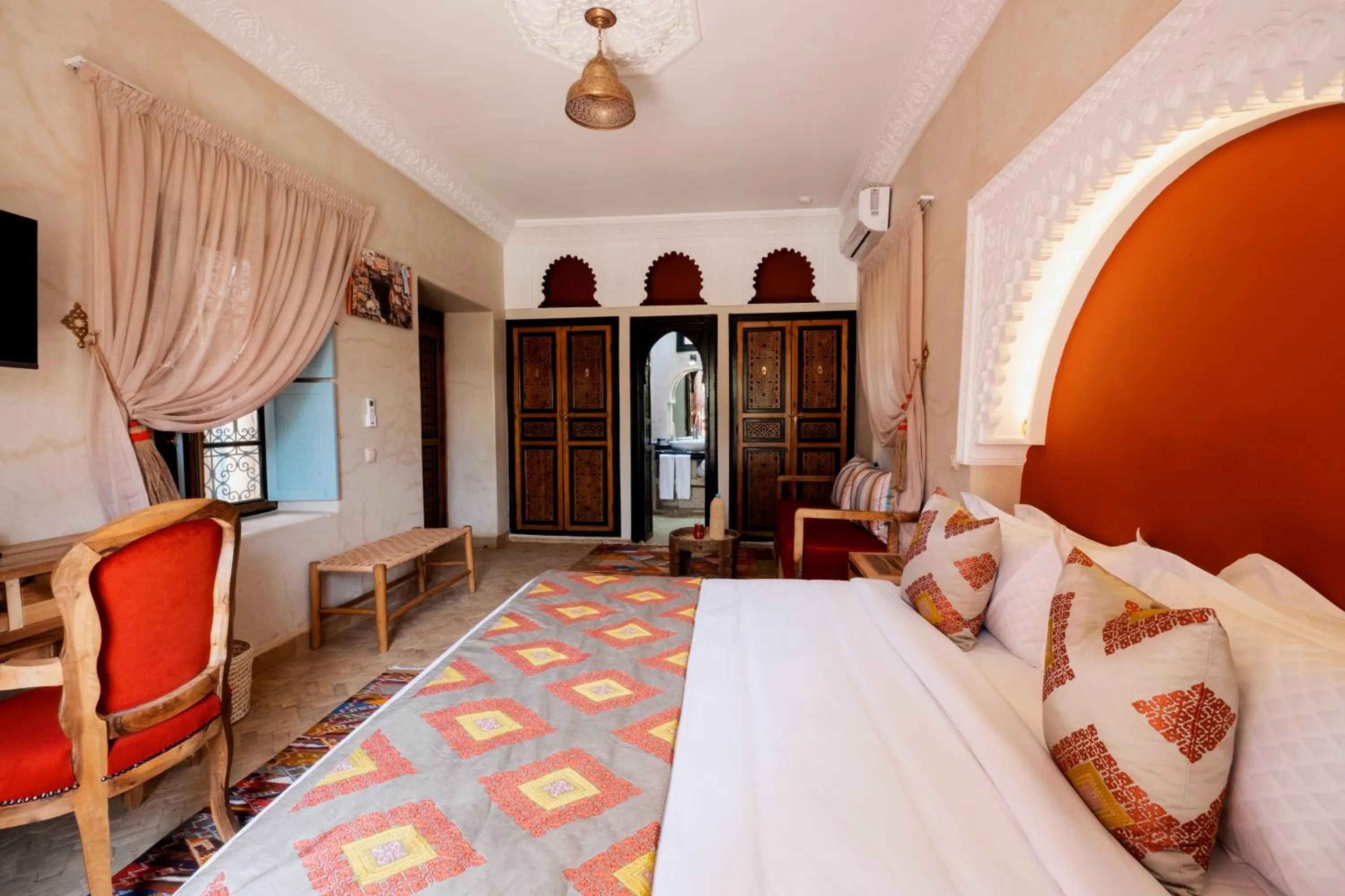 Bed in Le Palais Averroes - Adults Only