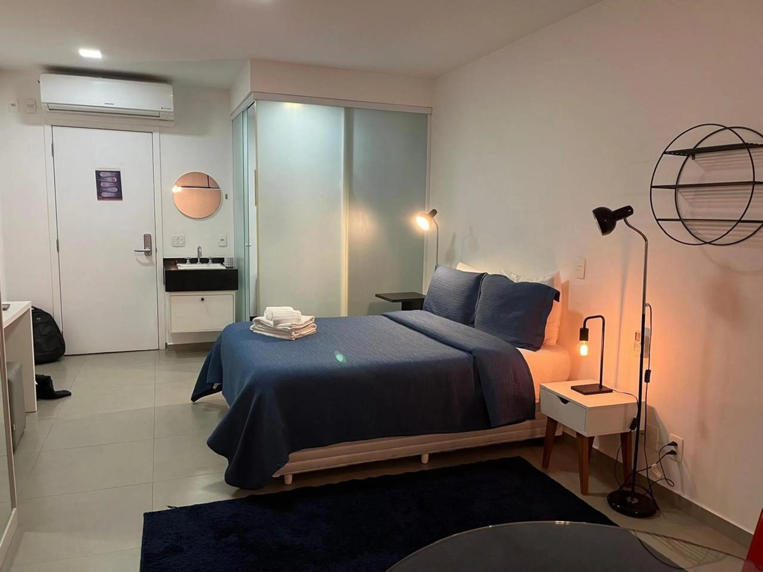 Bed in Elegance Suítes Carvalho