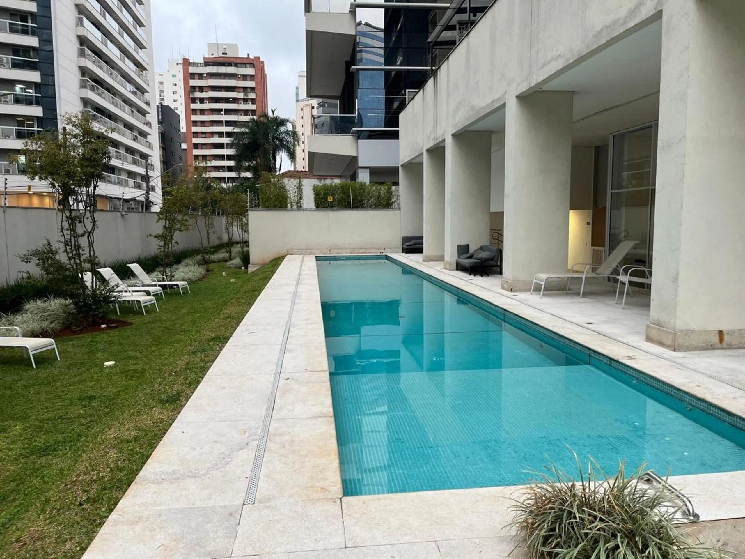 Pool view in Elegance Suítes Carvalho