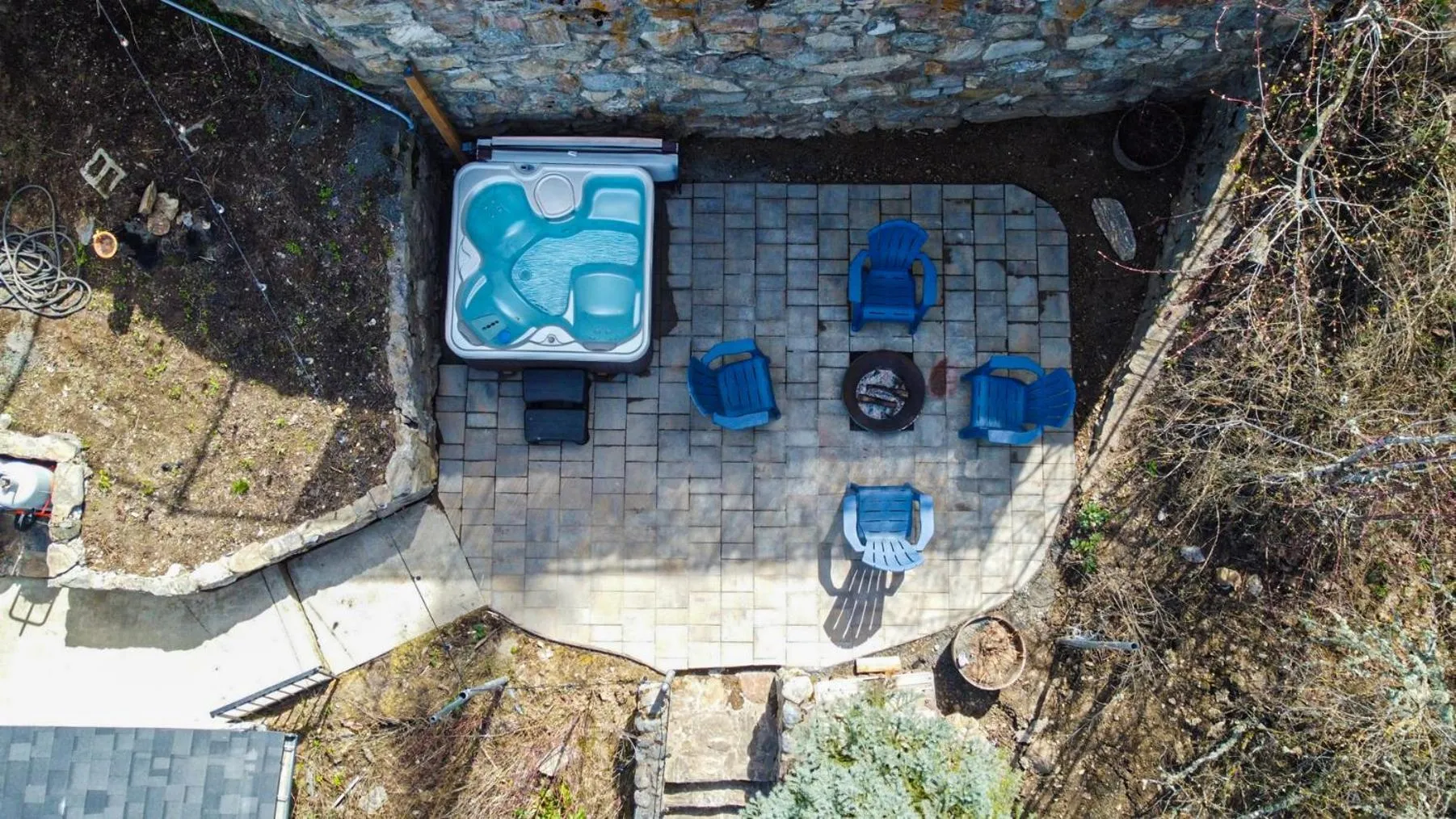 Patio in Lakefront Honeymoon Bay Studio Cottage