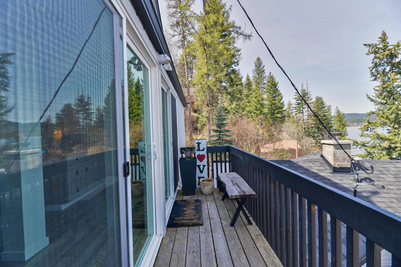 Balcony/Terrace in Lakefront Honeymoon Bay Studio Cottage
