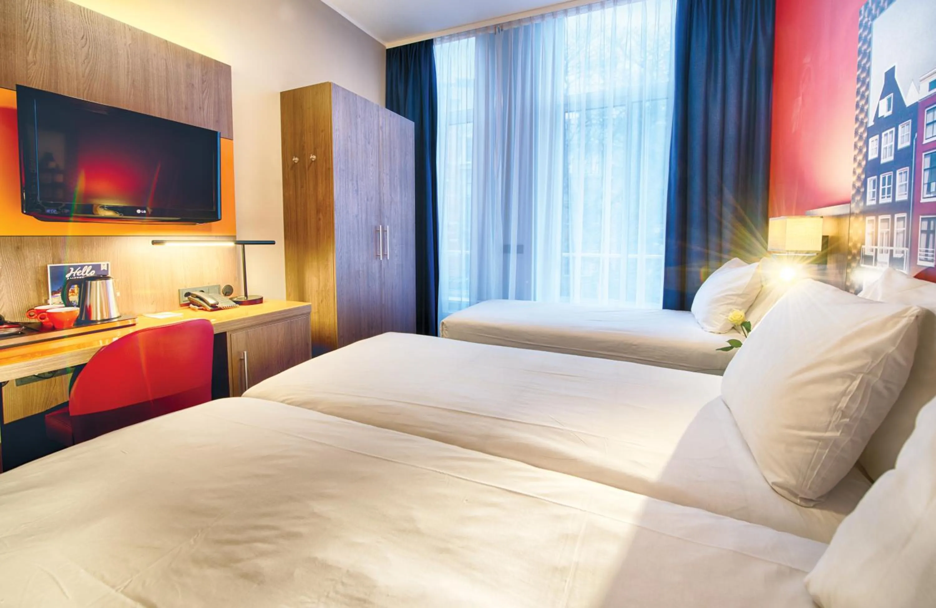 Bedroom, Bed in Leonardo Hotel Amsterdam City Center