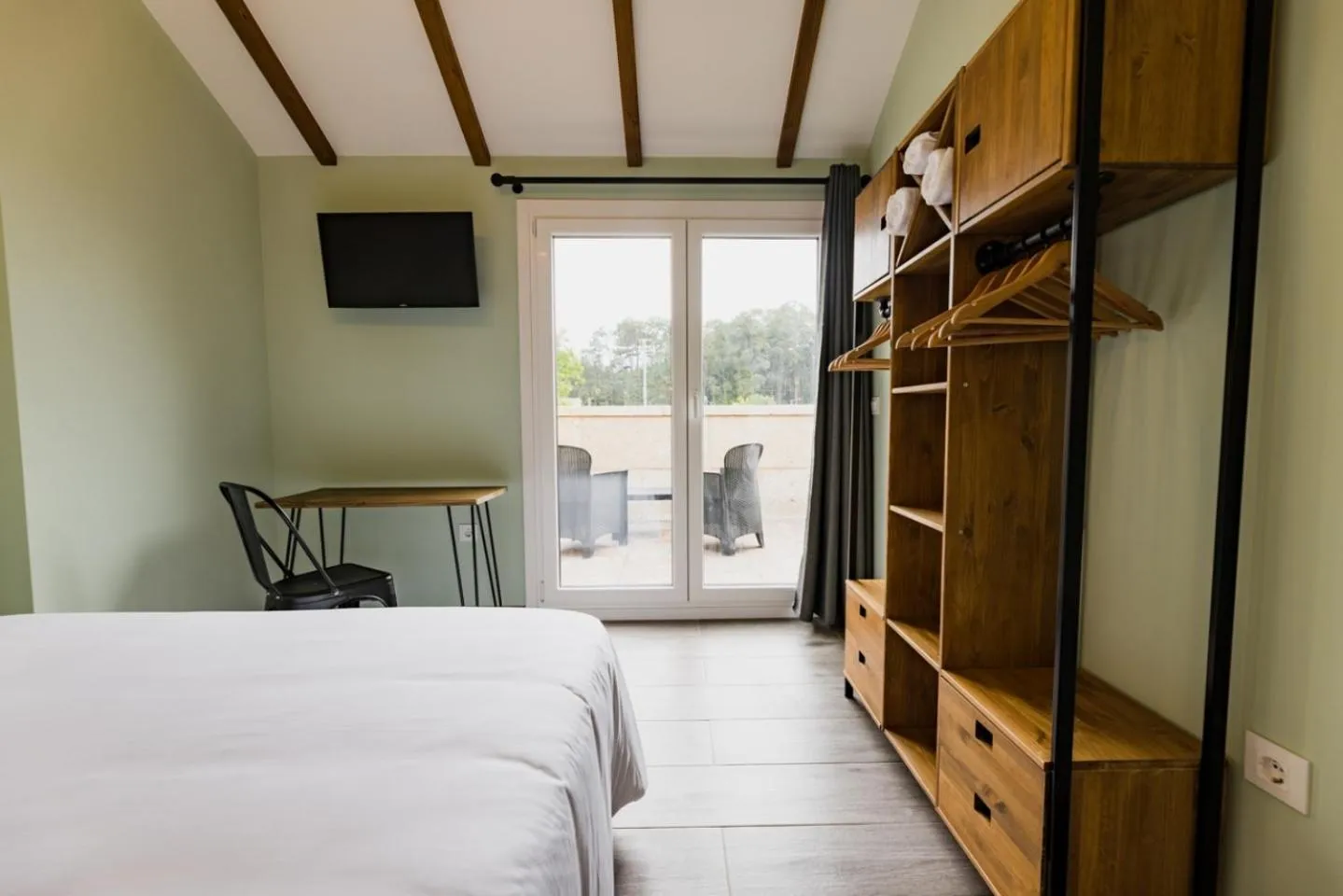 wardrobe, Bed in O Lar de Pereiras