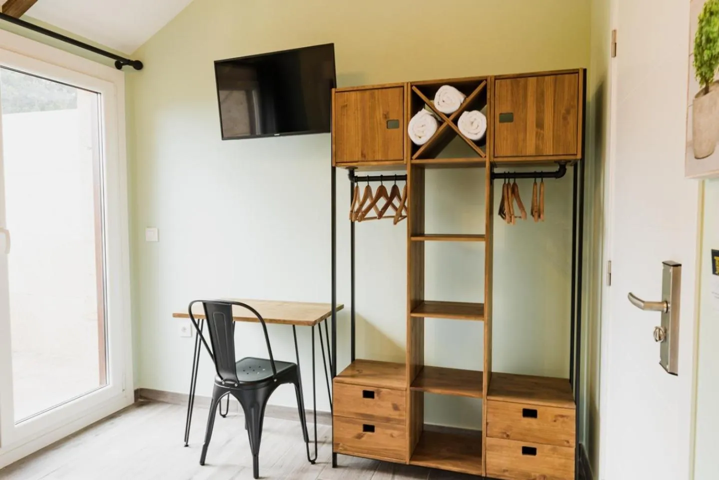 wardrobe in O Lar de Pereiras