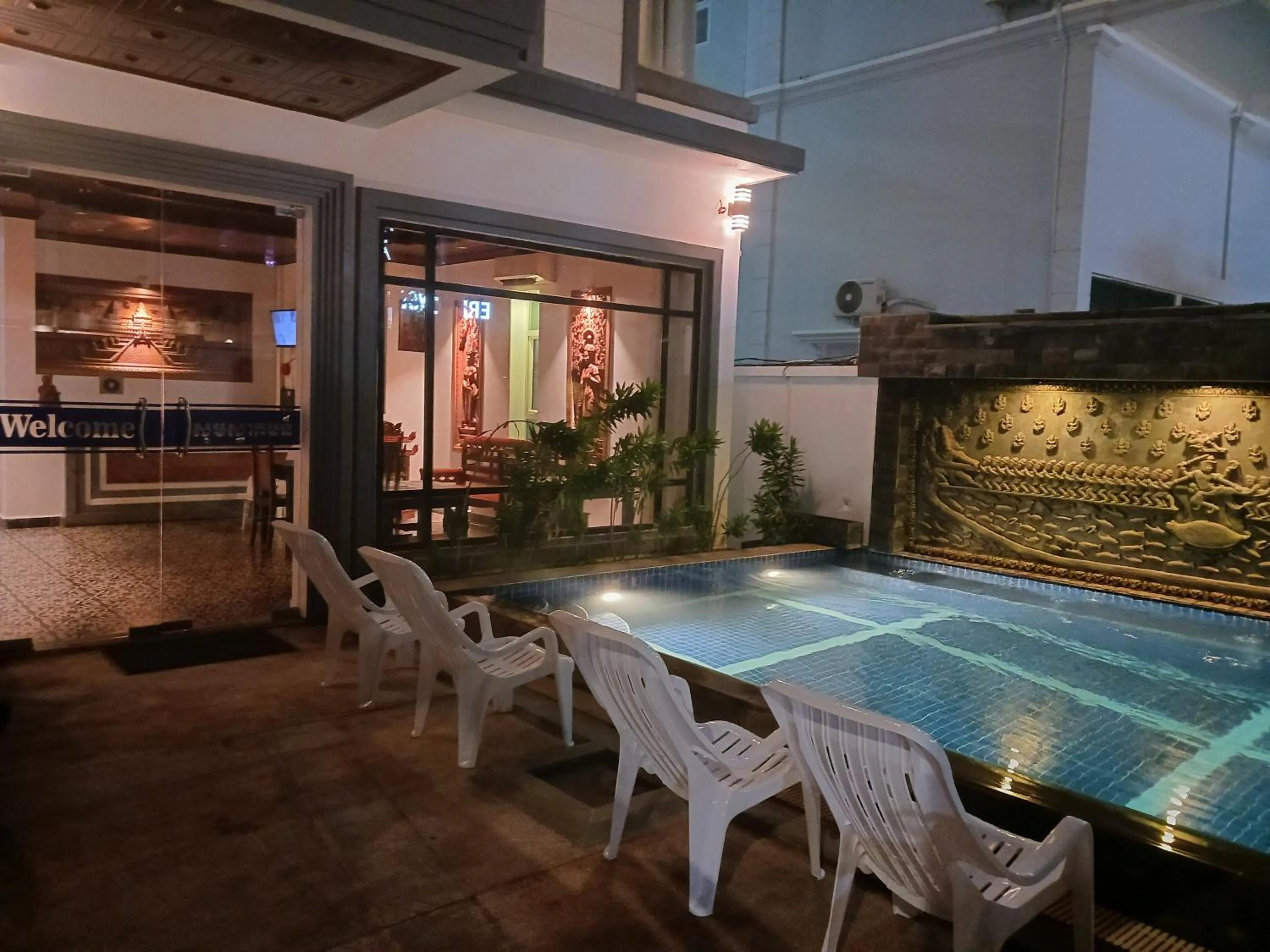 Swimming pool in Andy's Place