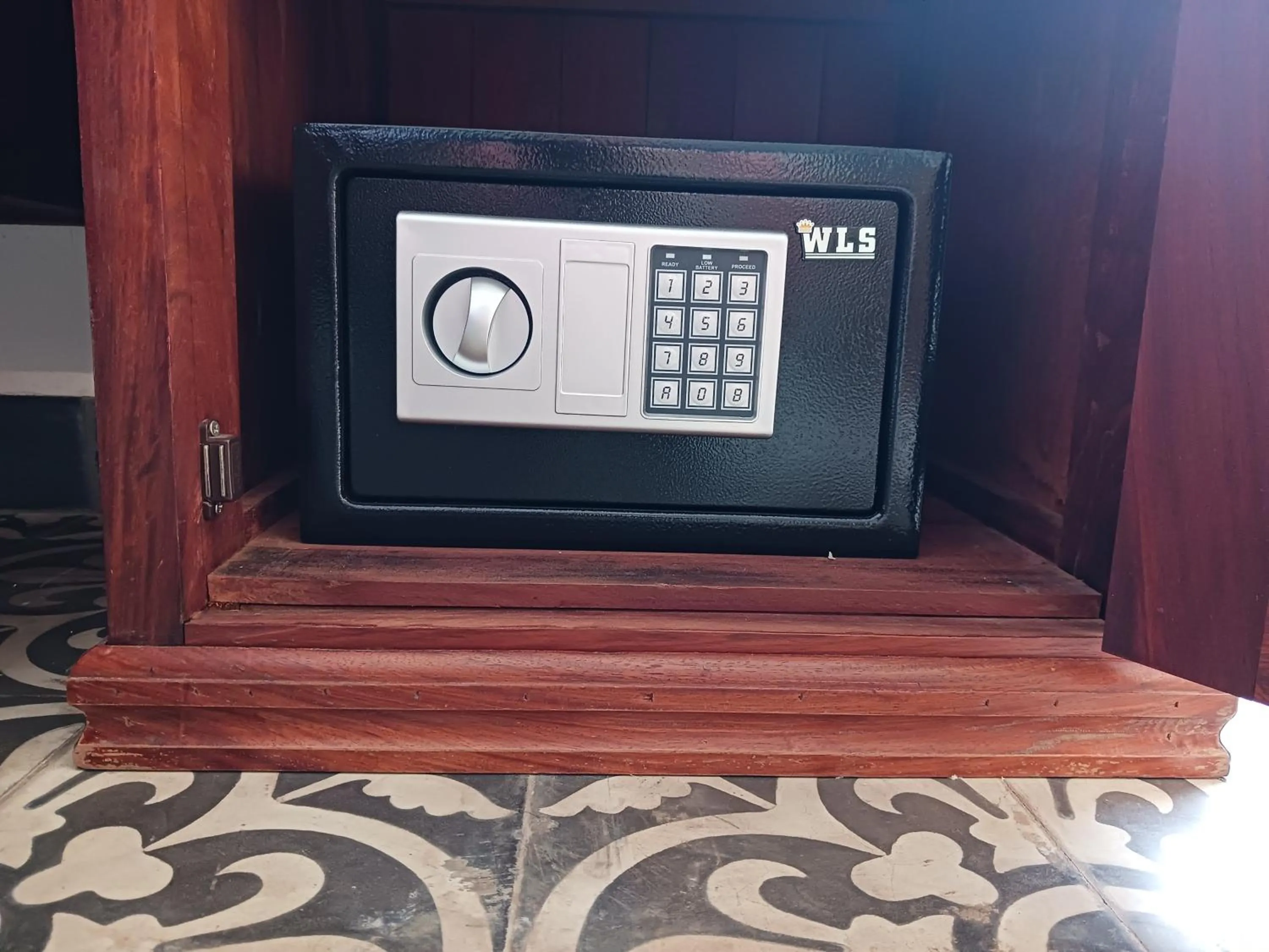 safe in Andy's Place