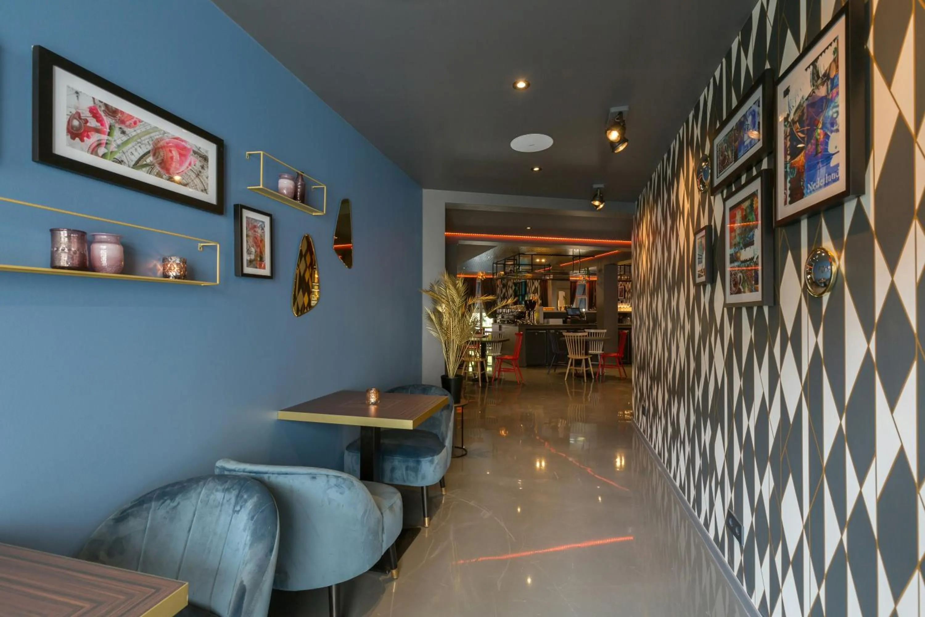 Lobby or reception in Leonardo Hotel Amsterdam Museum Quarter